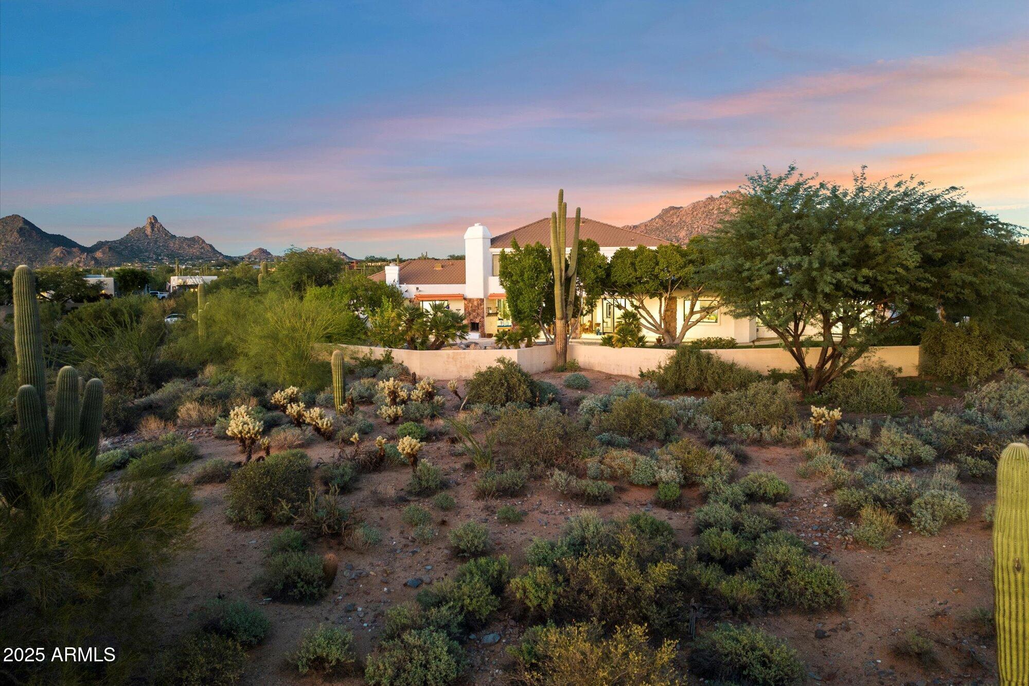 9643 E CASITAS DEL RIO Drive