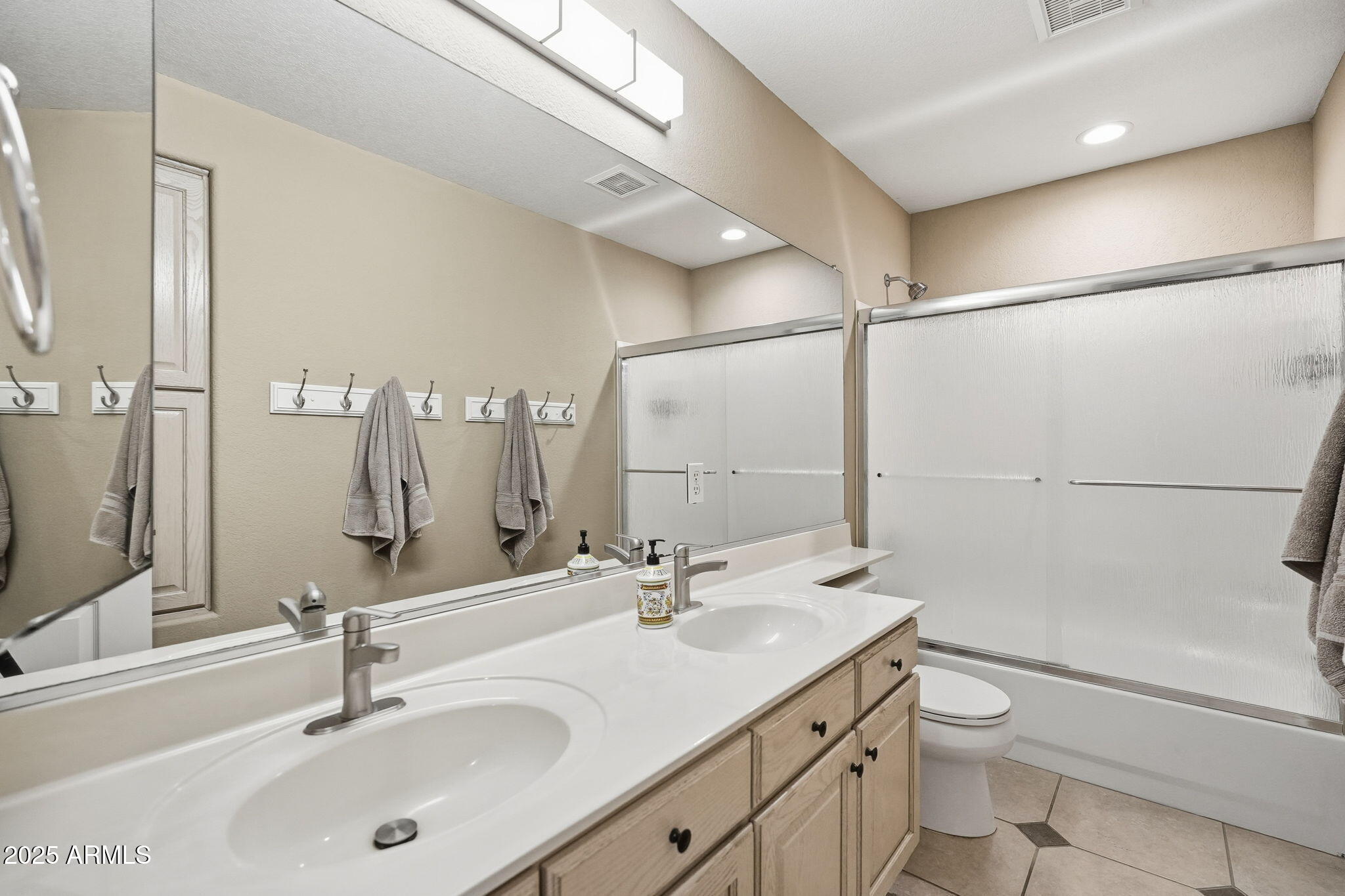 5007 E Bluefield Avenue