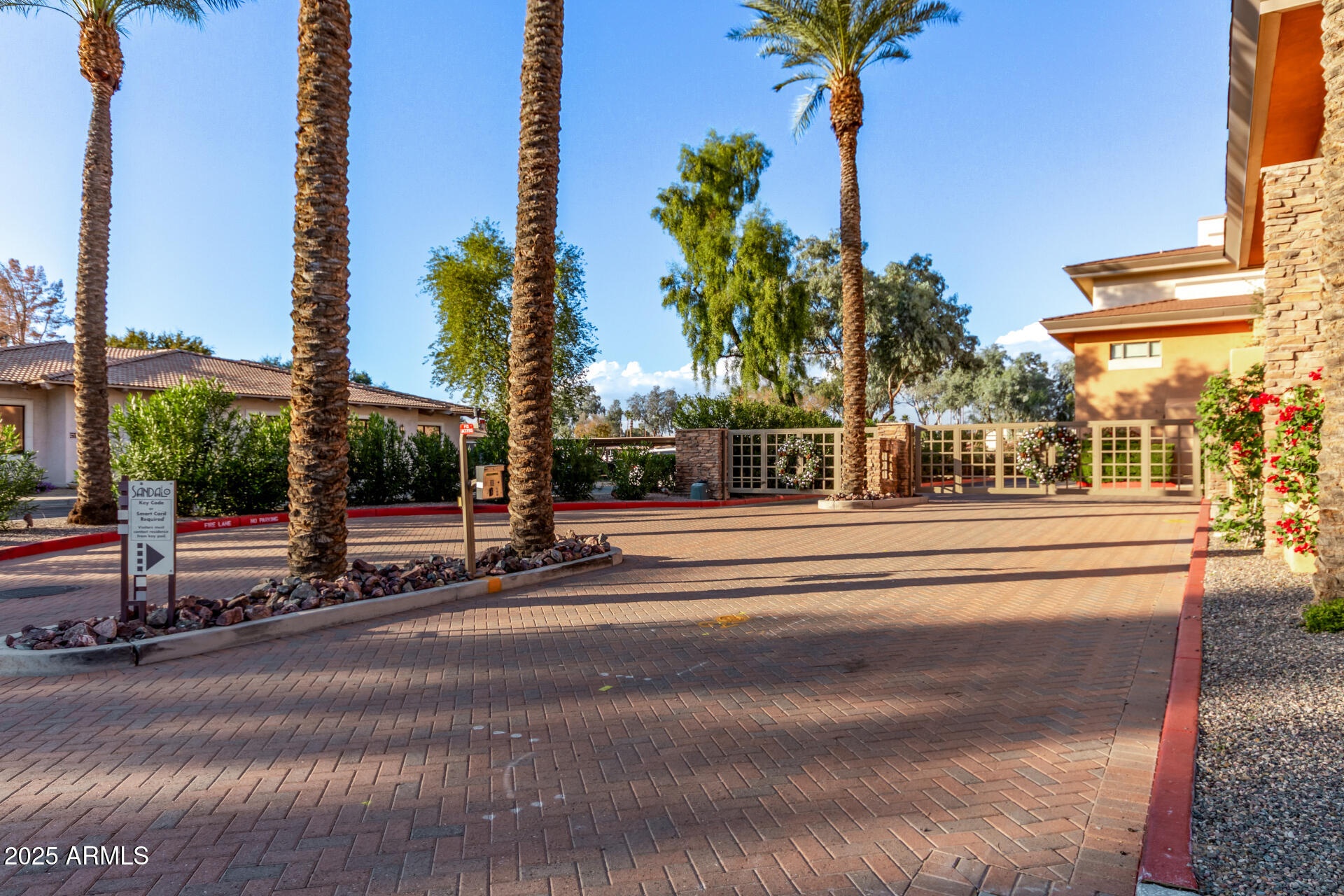 6940 E COCHISE Road 1016