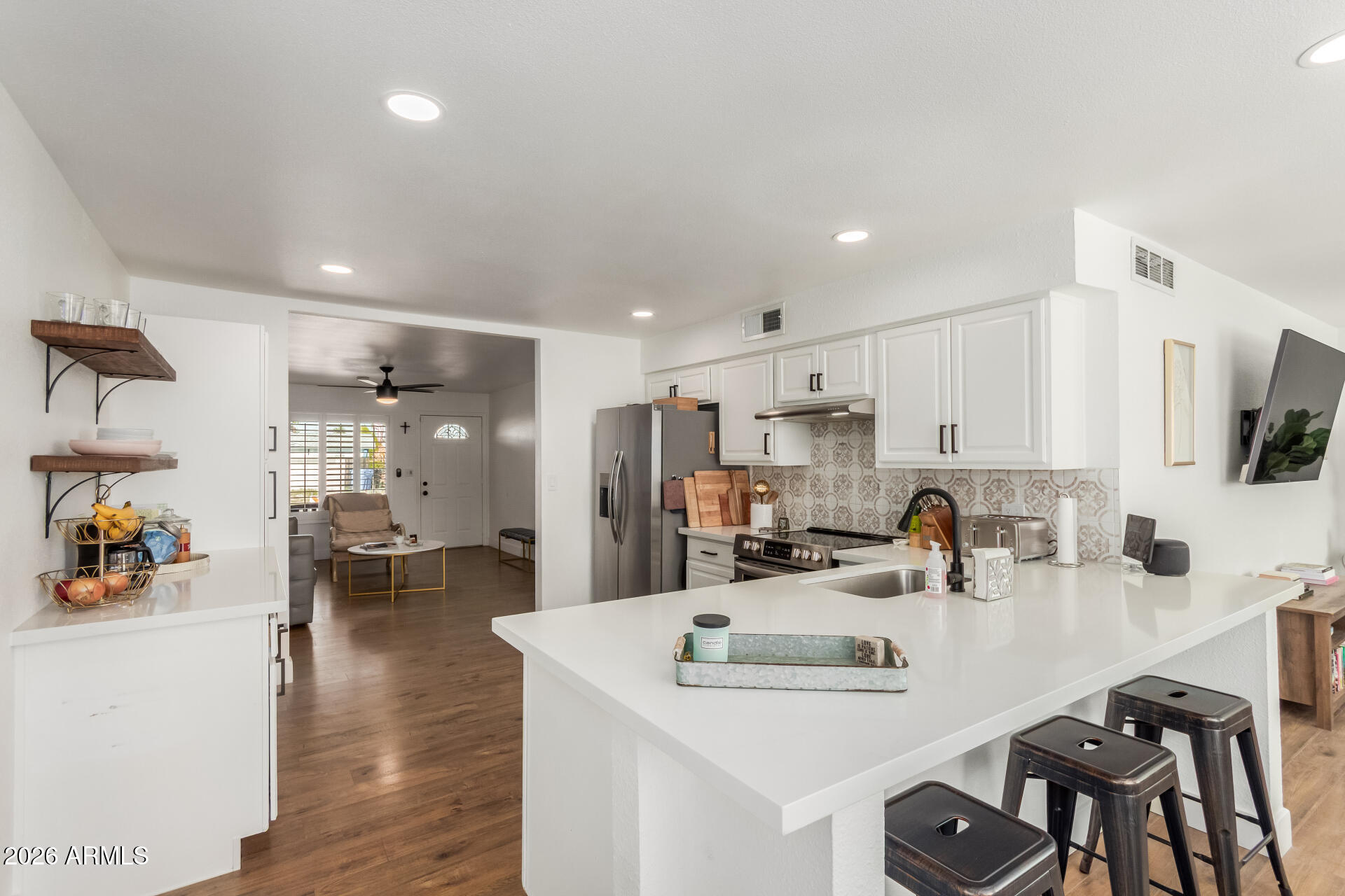 3633 E SWEETWATER Avenue