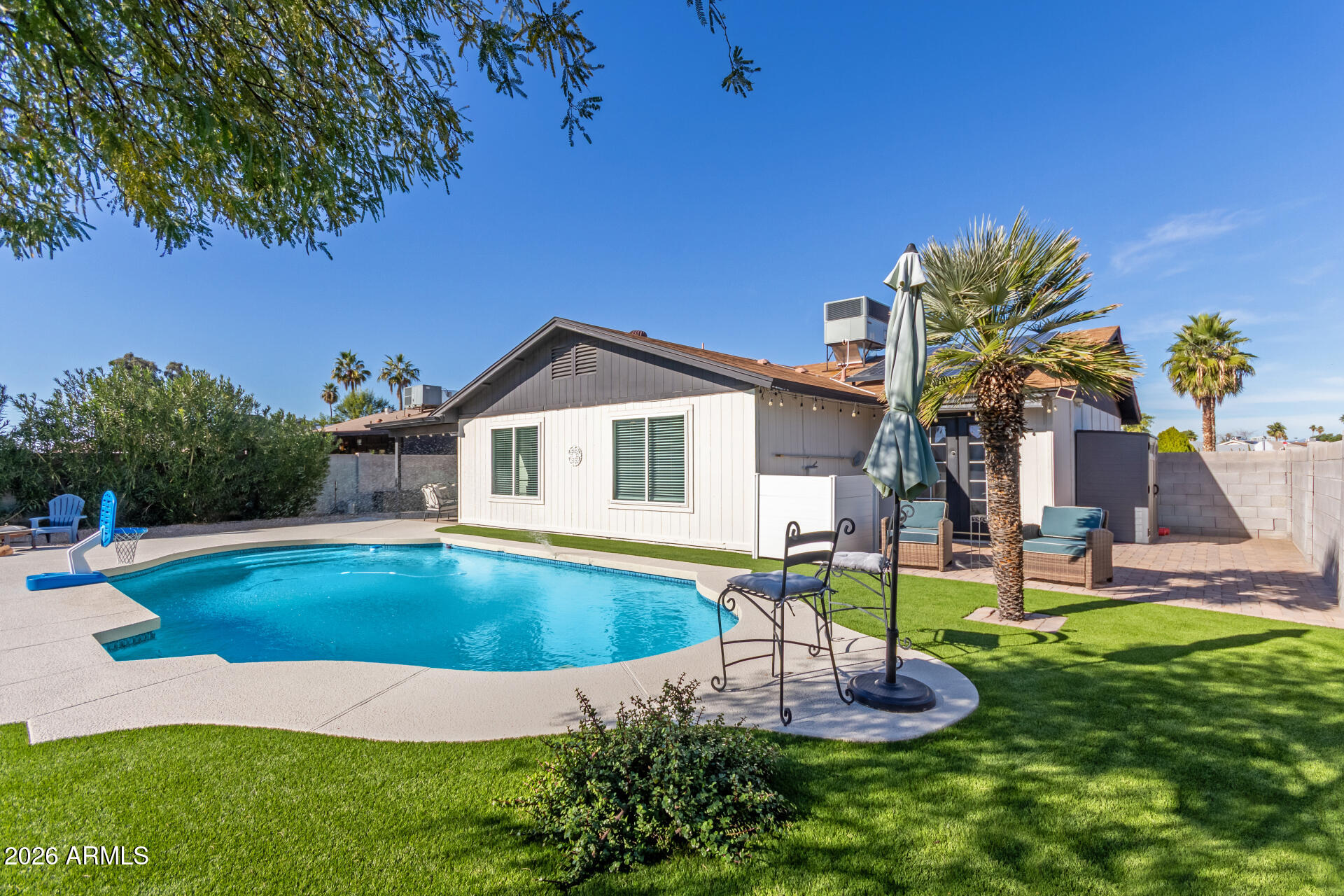 3633 E SWEETWATER Avenue