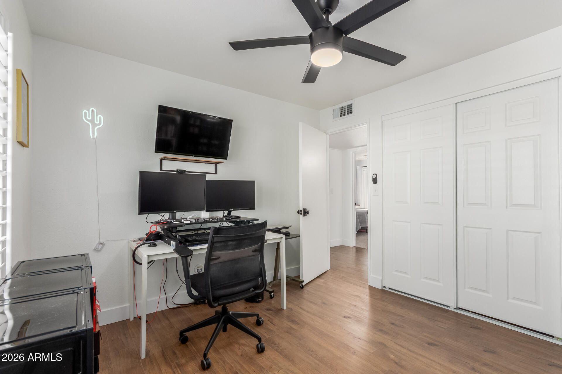 3633 E SWEETWATER Avenue