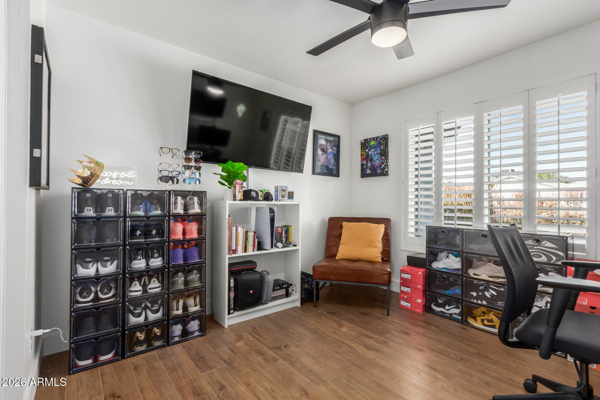 3633 E SWEETWATER Avenue