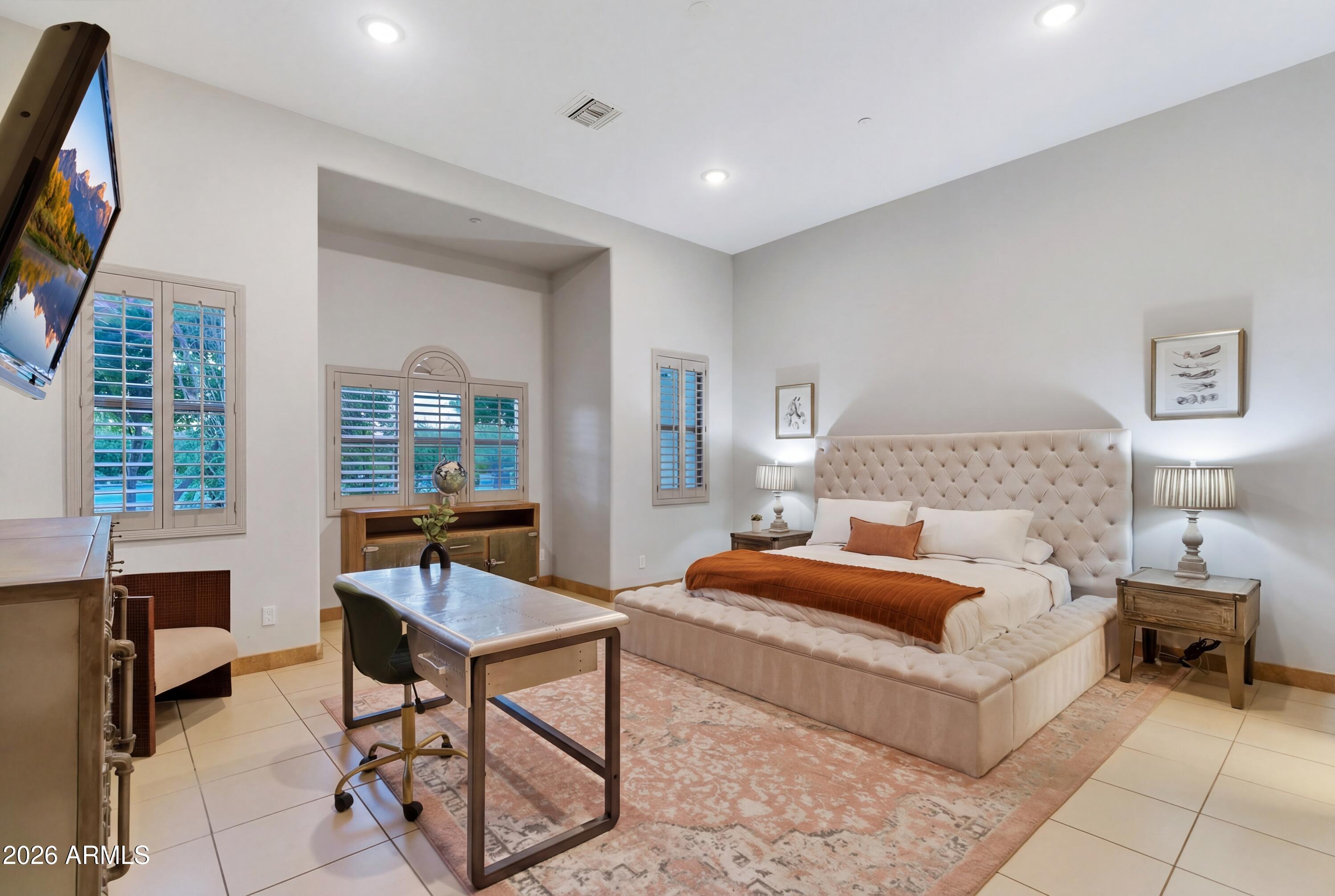 9071 N 53rd Place