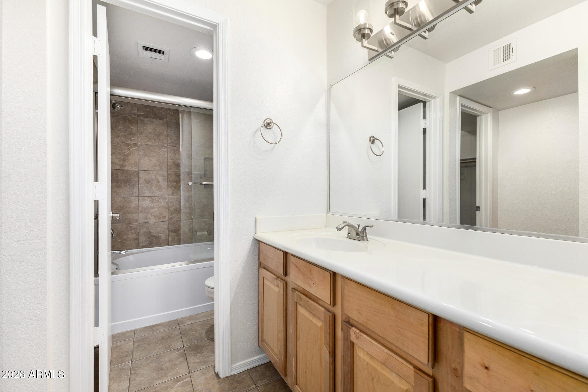 1880 E MORTEN Avenue 217