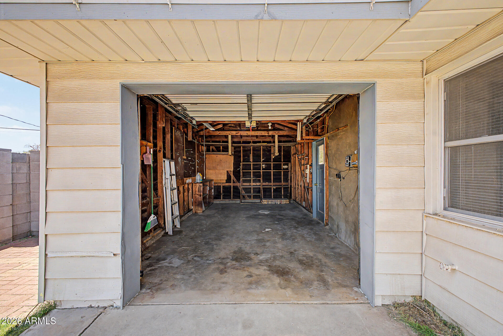 4230 N 16TH Avenue