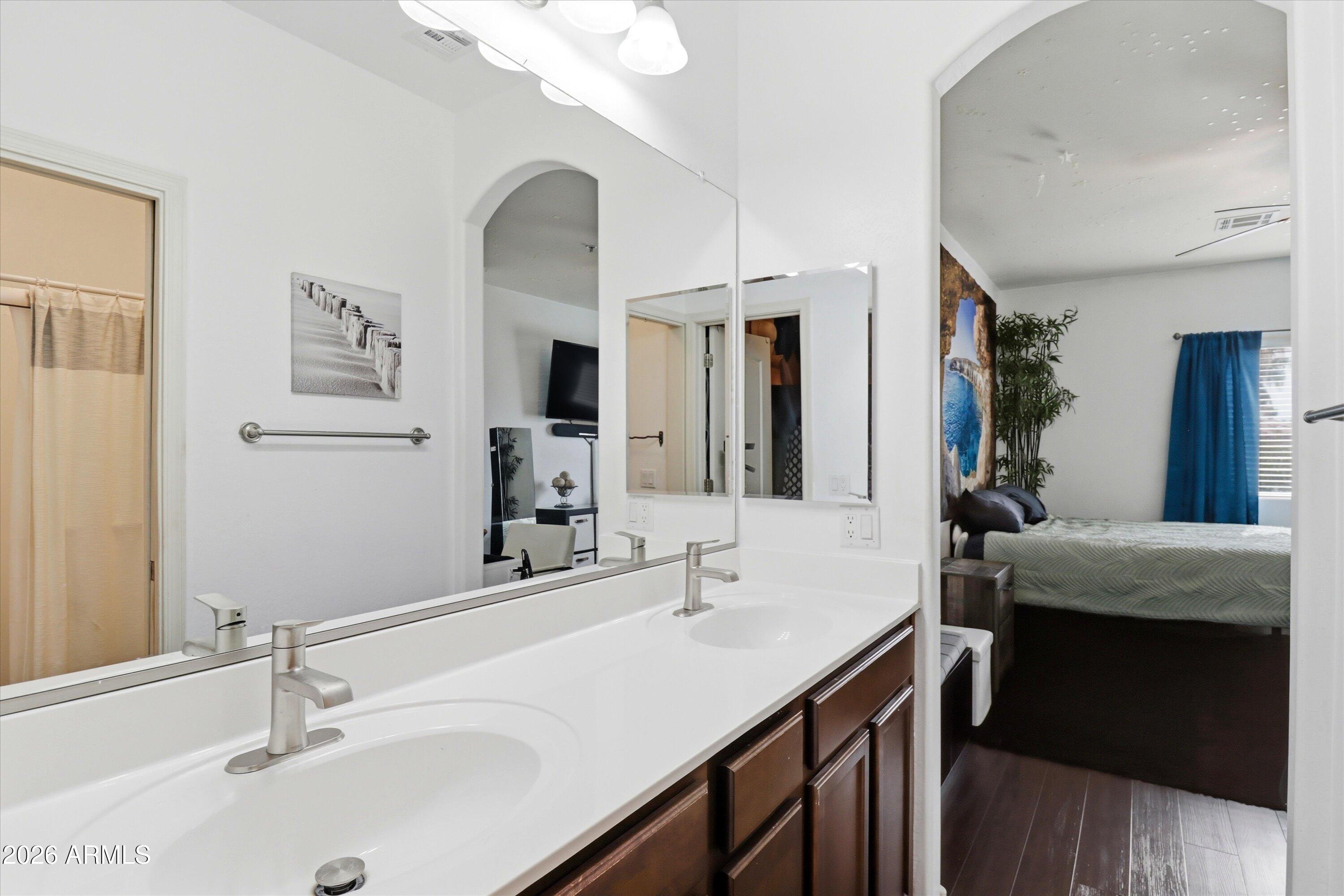 7726 E BASELINE Road 227