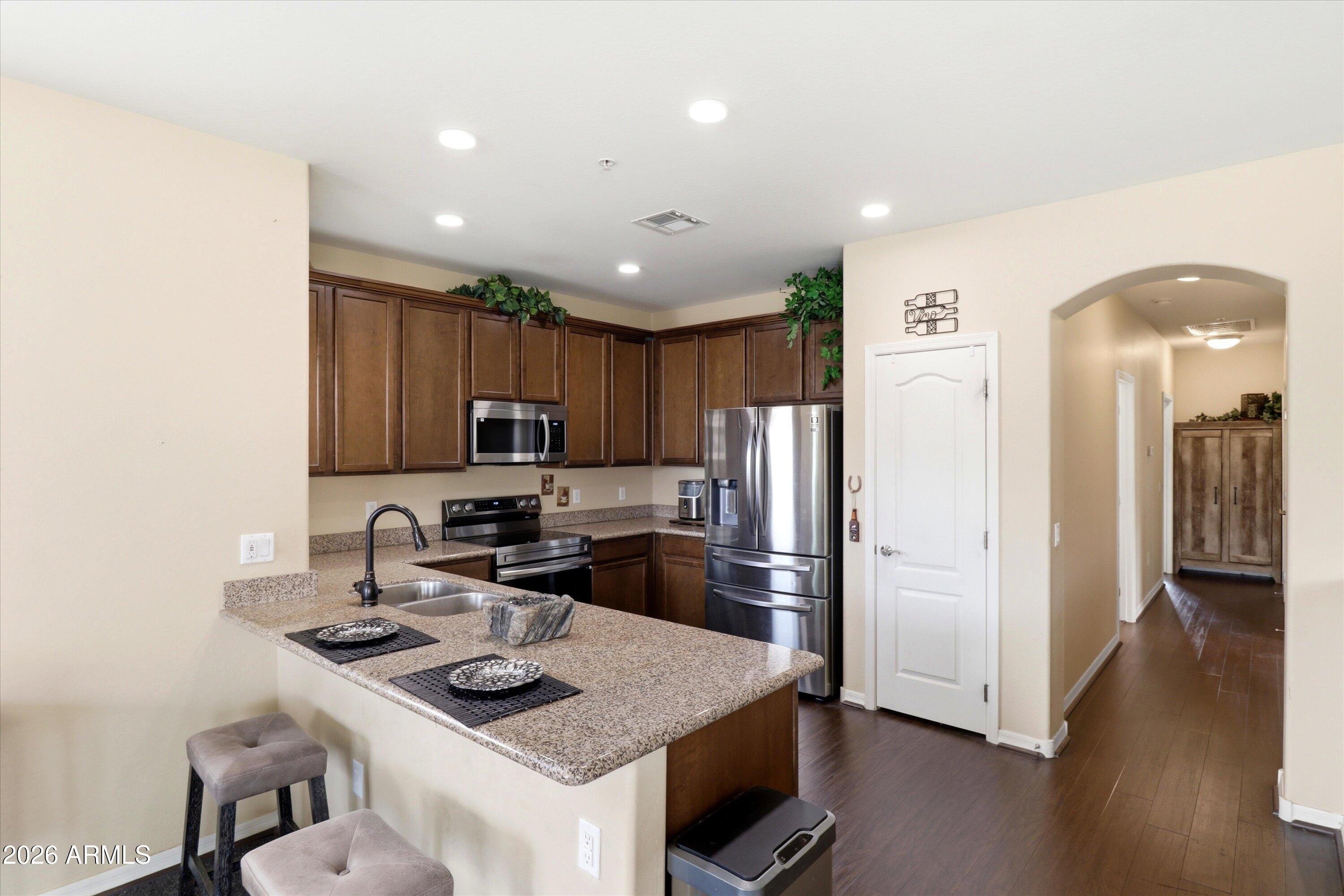 7726 E BASELINE Road 227