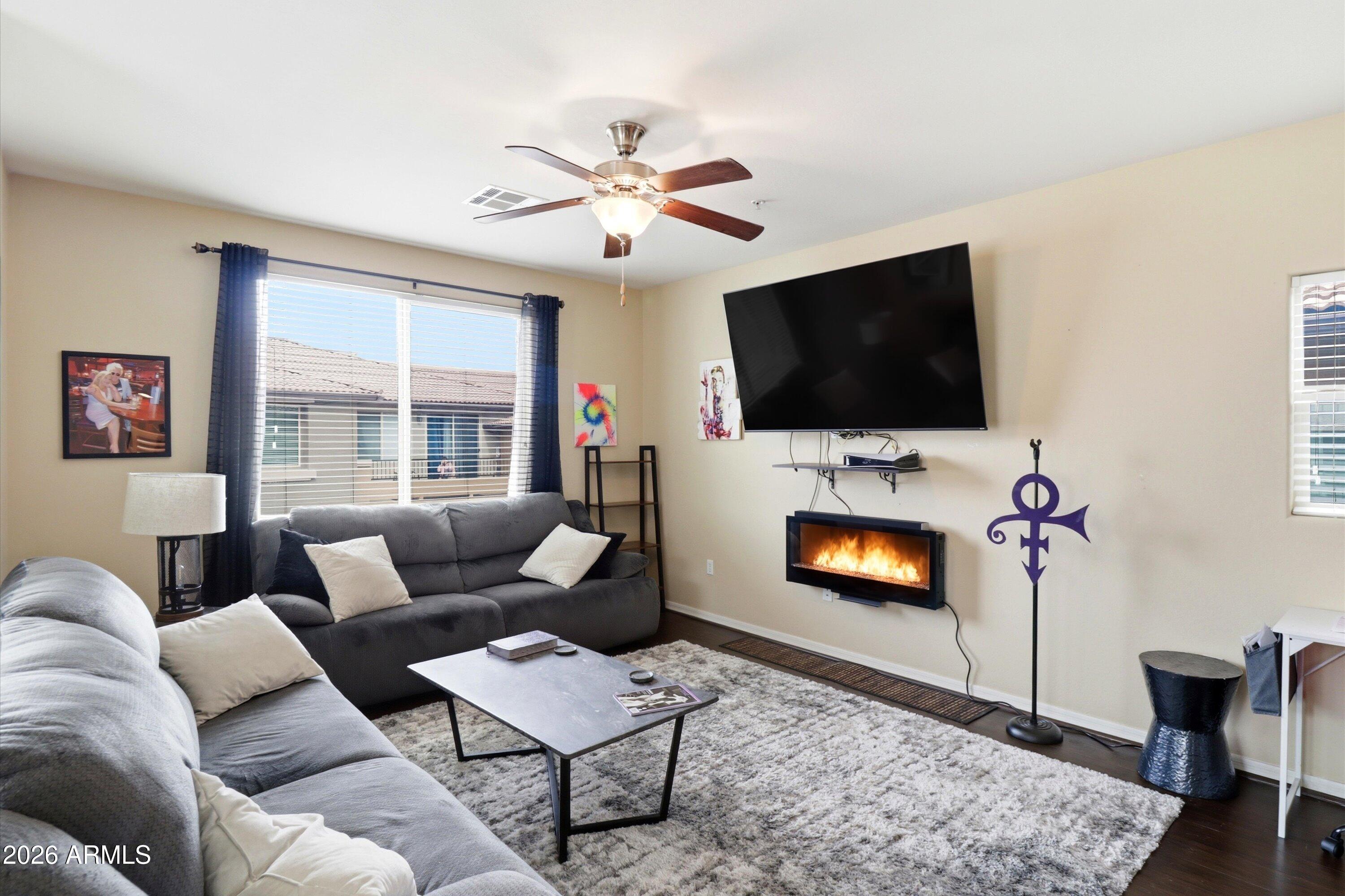 7726 E BASELINE Road 227