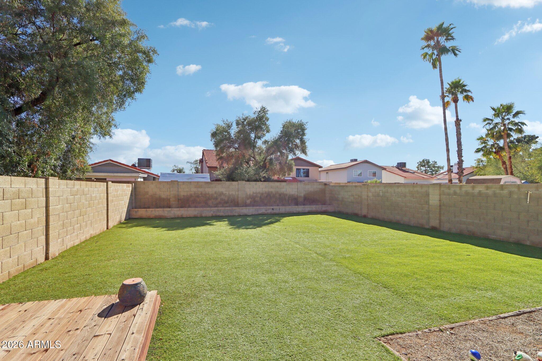 4905 W GELDING Drive