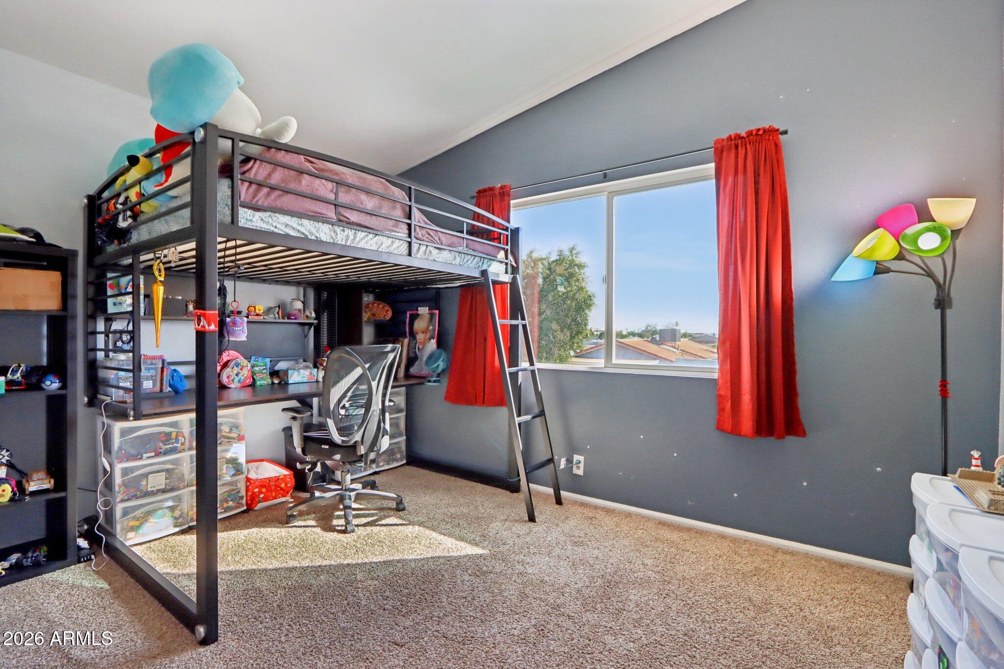 4905 W GELDING Drive