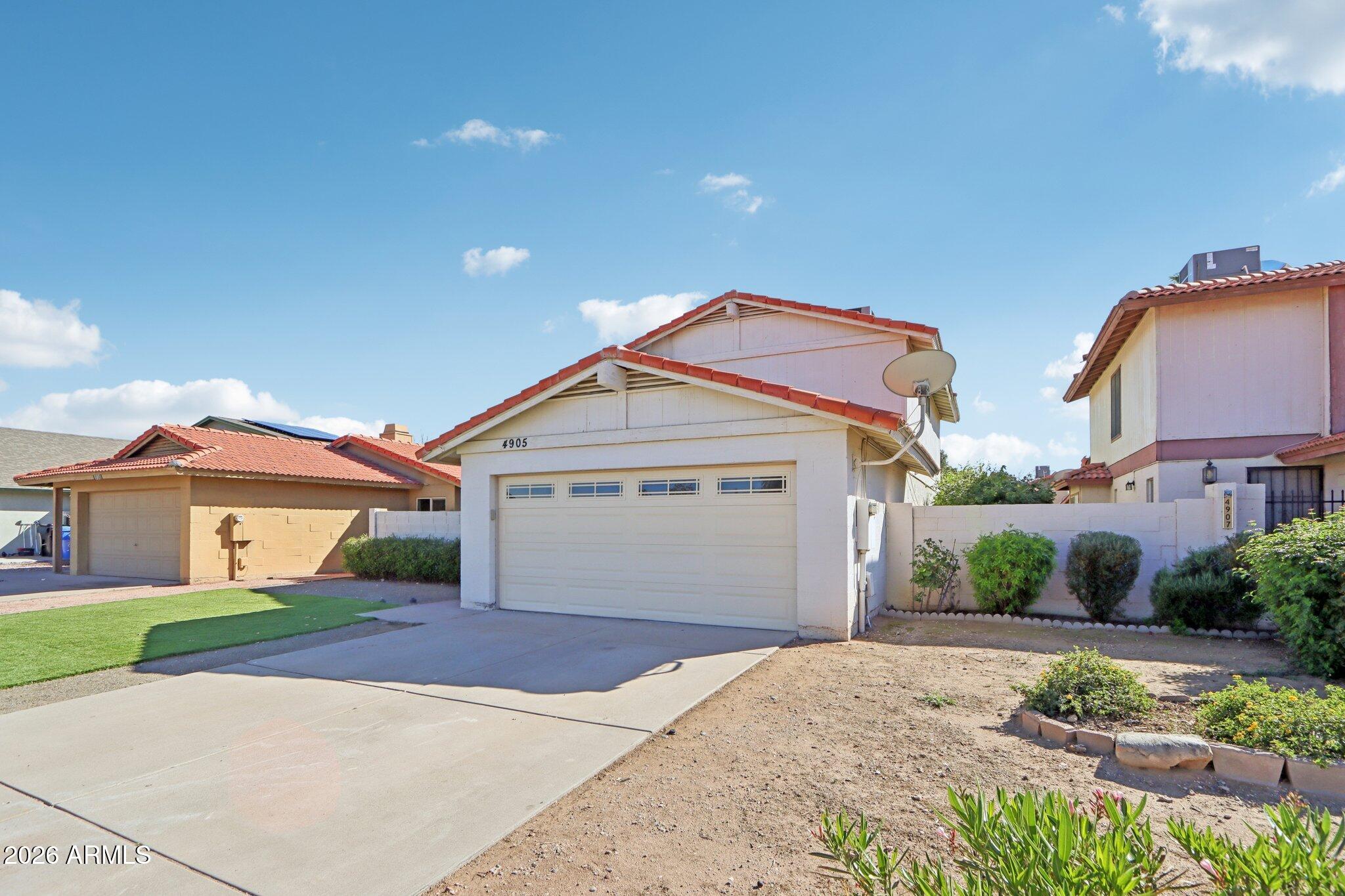 4905 W GELDING Drive