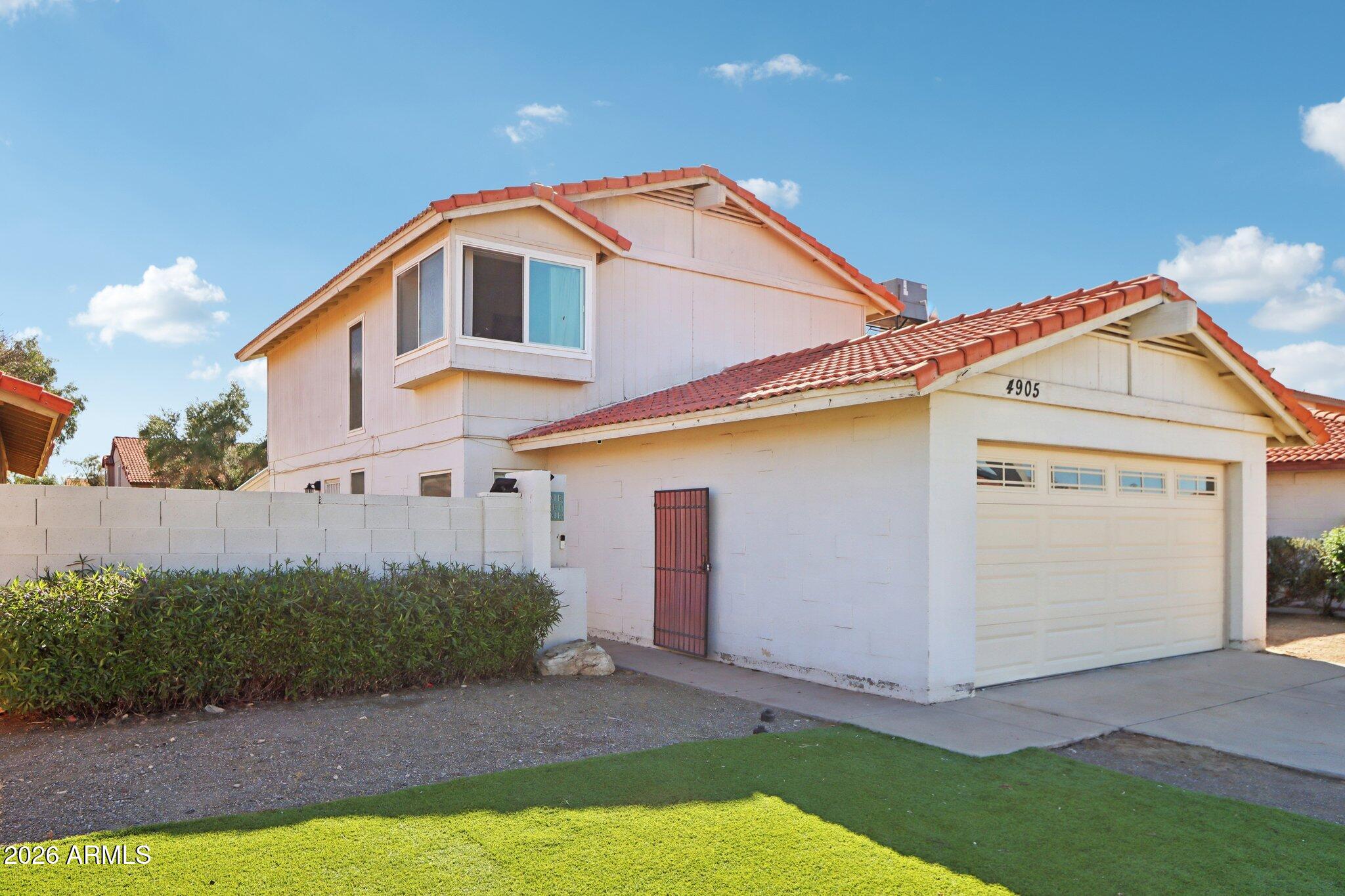 4905 W GELDING Drive