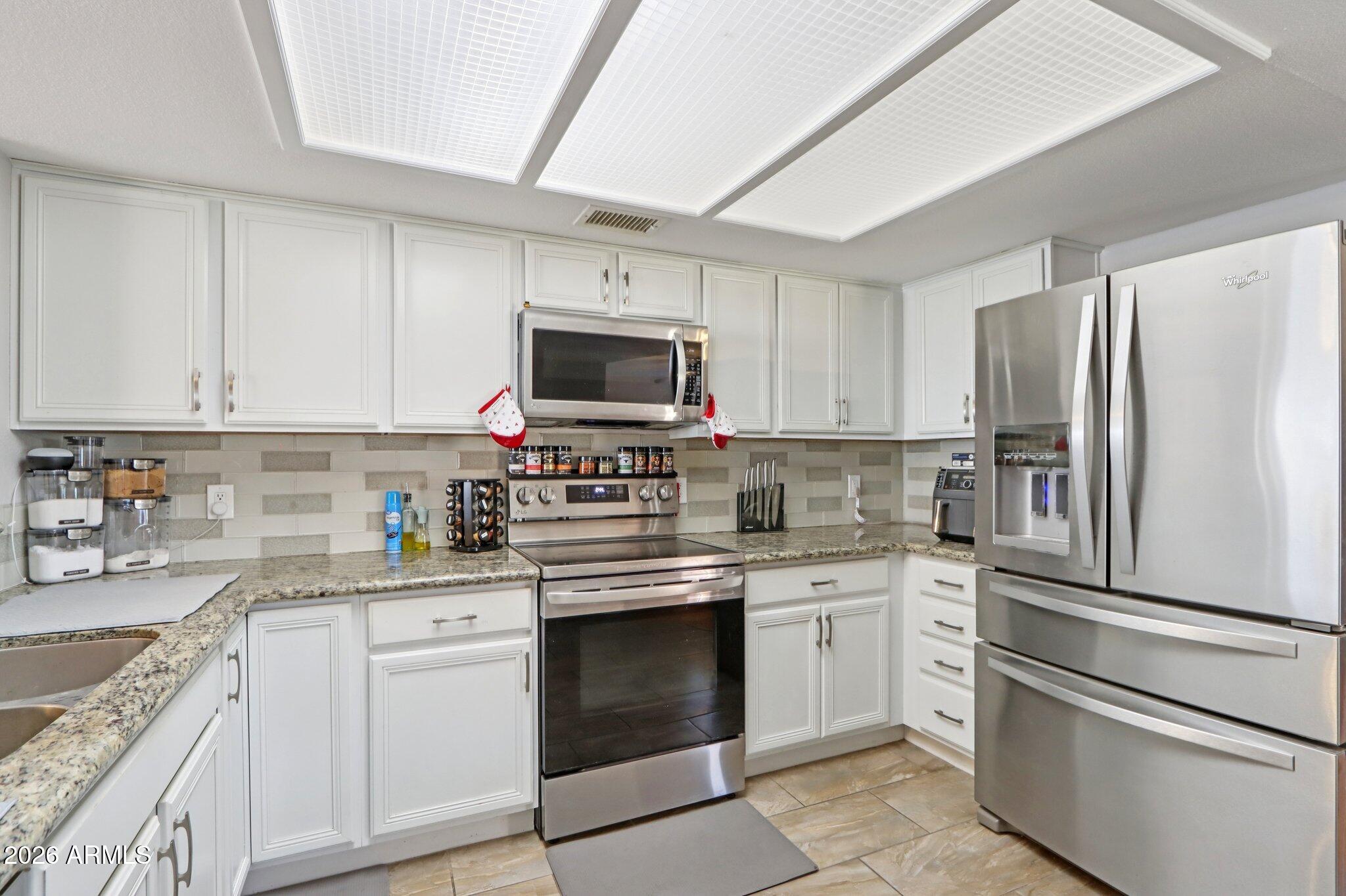 4905 W GELDING Drive