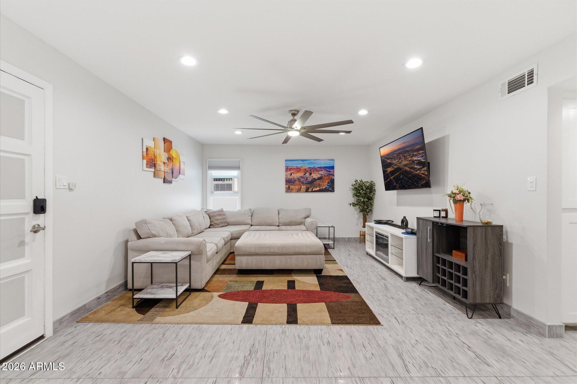 4950 N MILLER Road 100