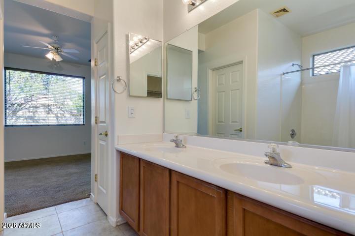 1748 W HEMINGWAY Lane