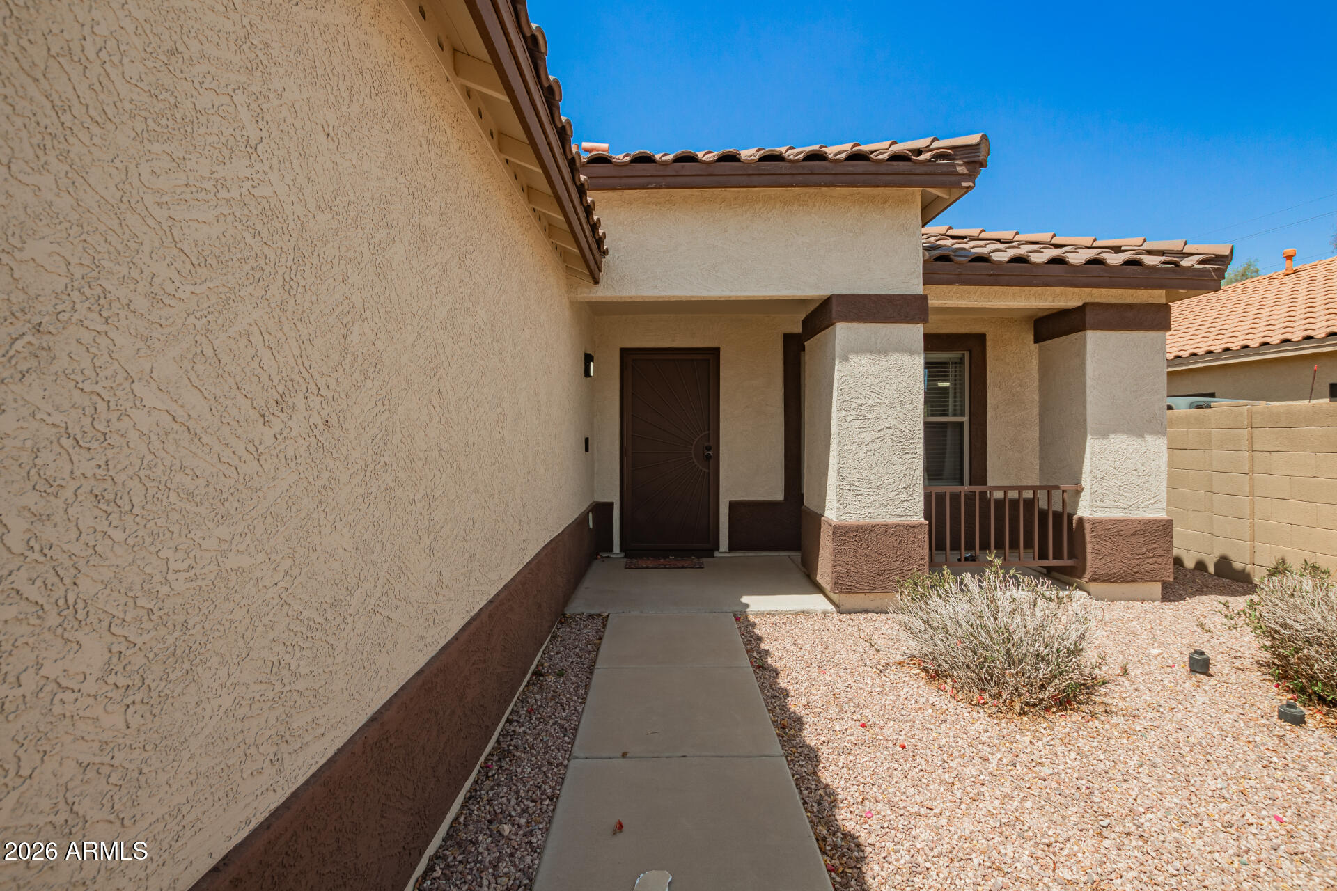 3032 W Red Fox Road