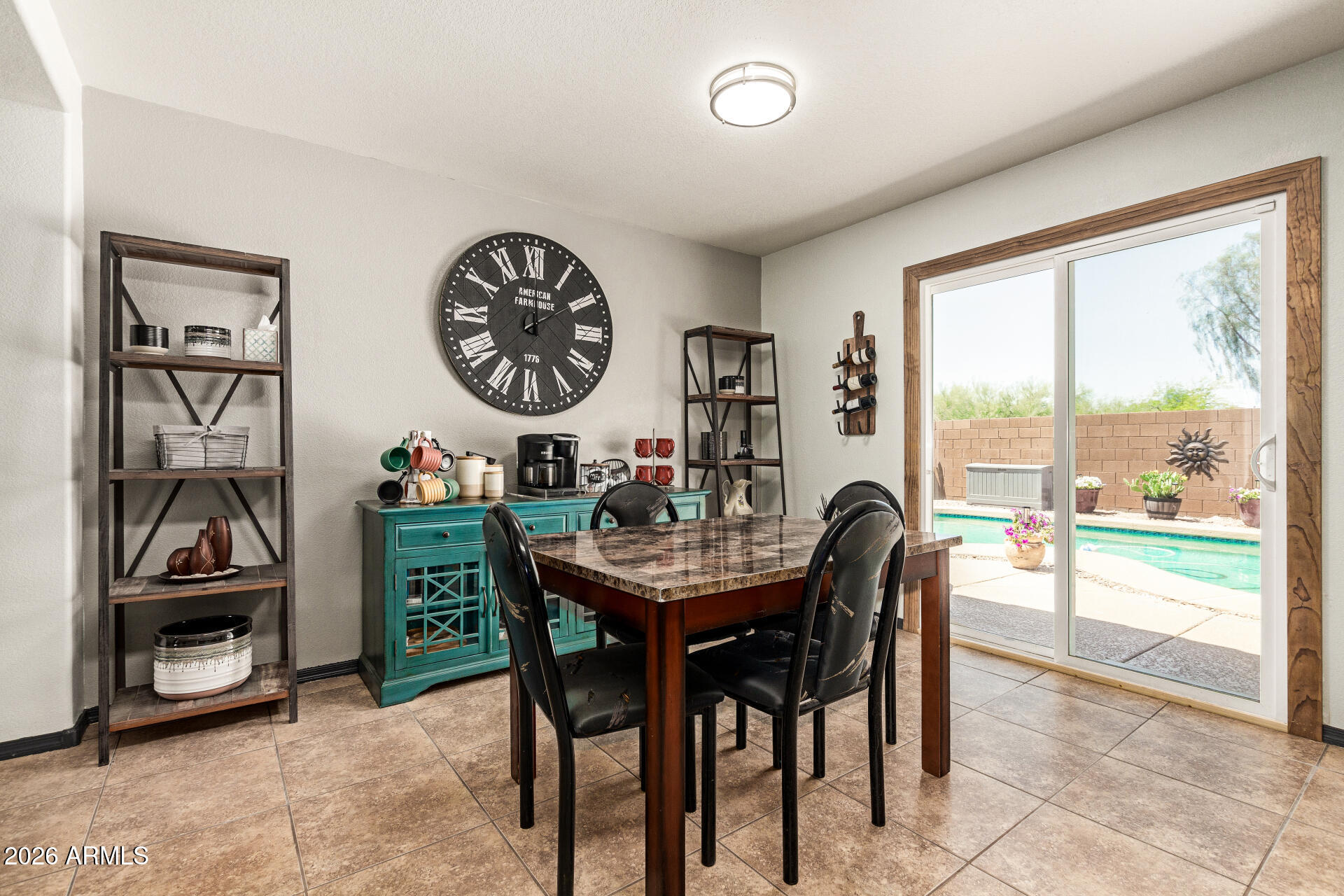 3032 W Red Fox Road