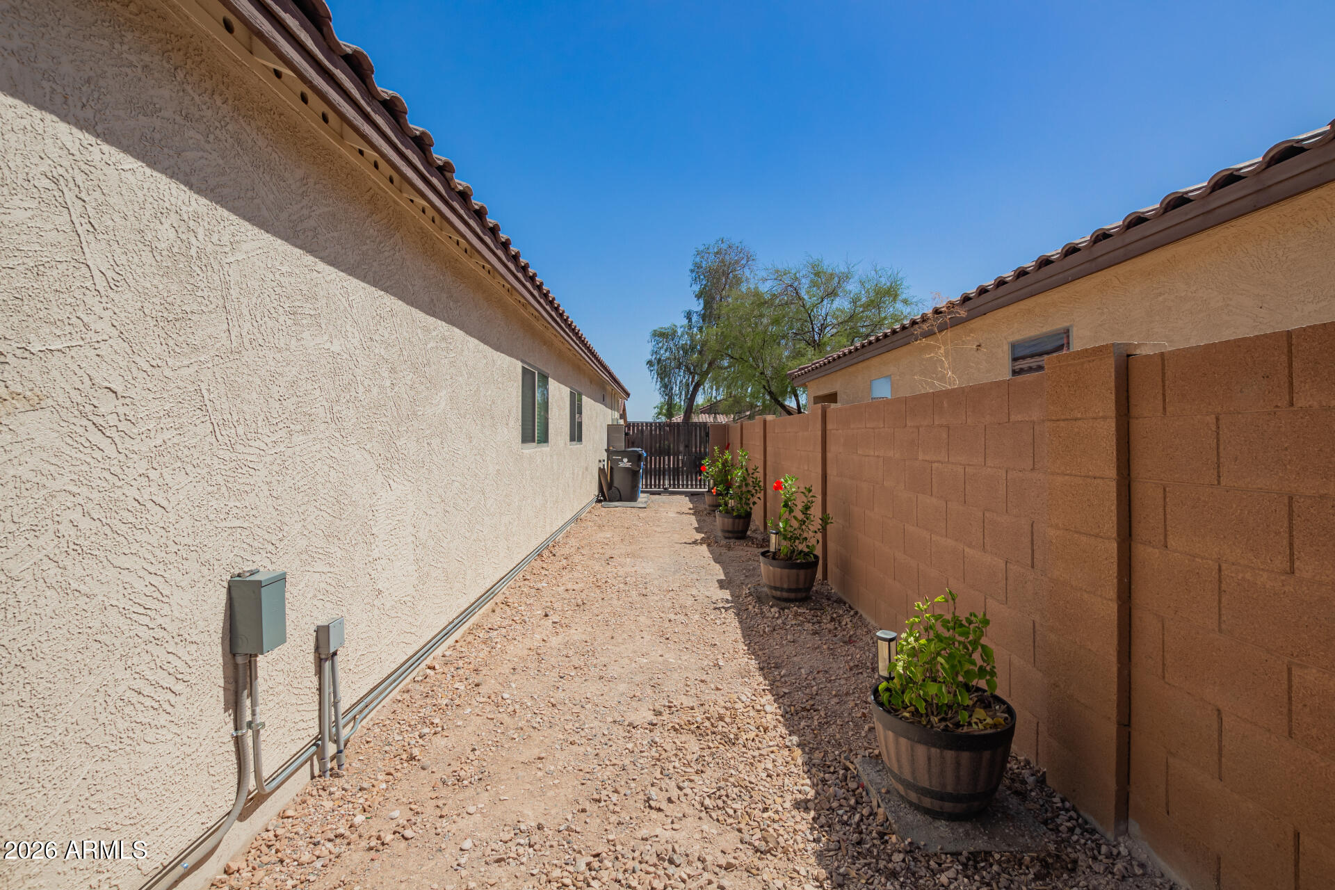 3032 W Red Fox Road