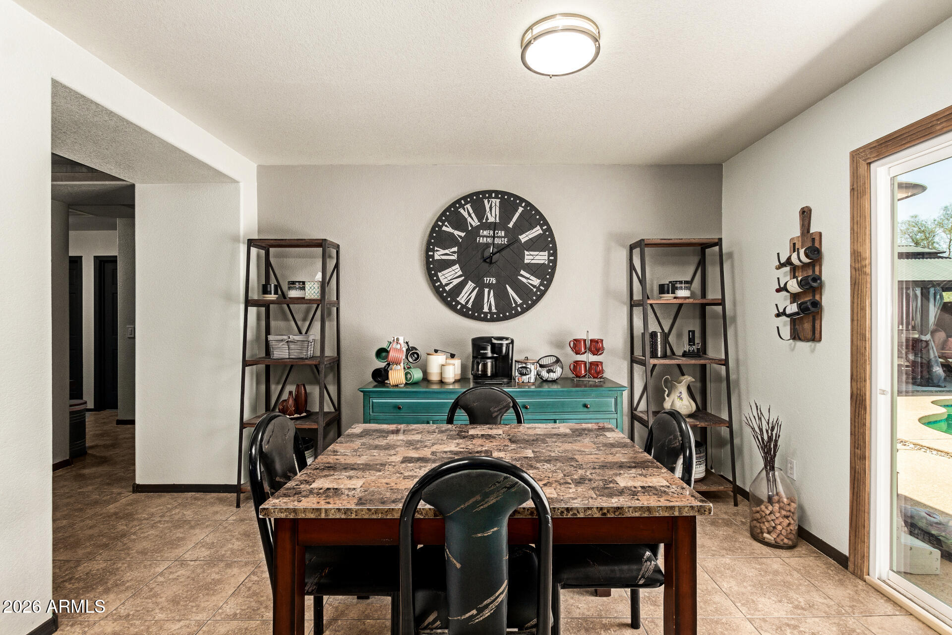 3032 W Red Fox Road