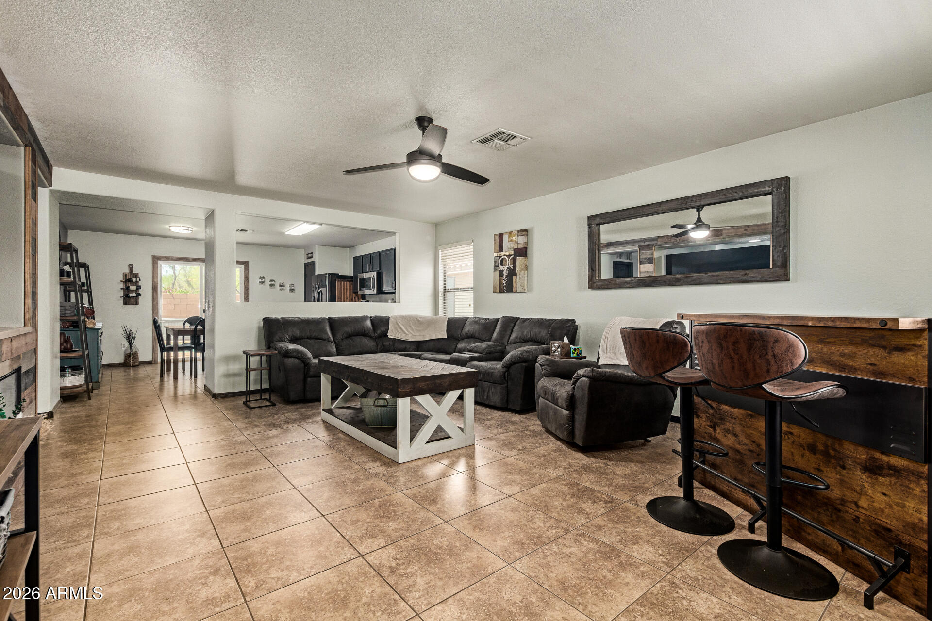 3032 W Red Fox Road