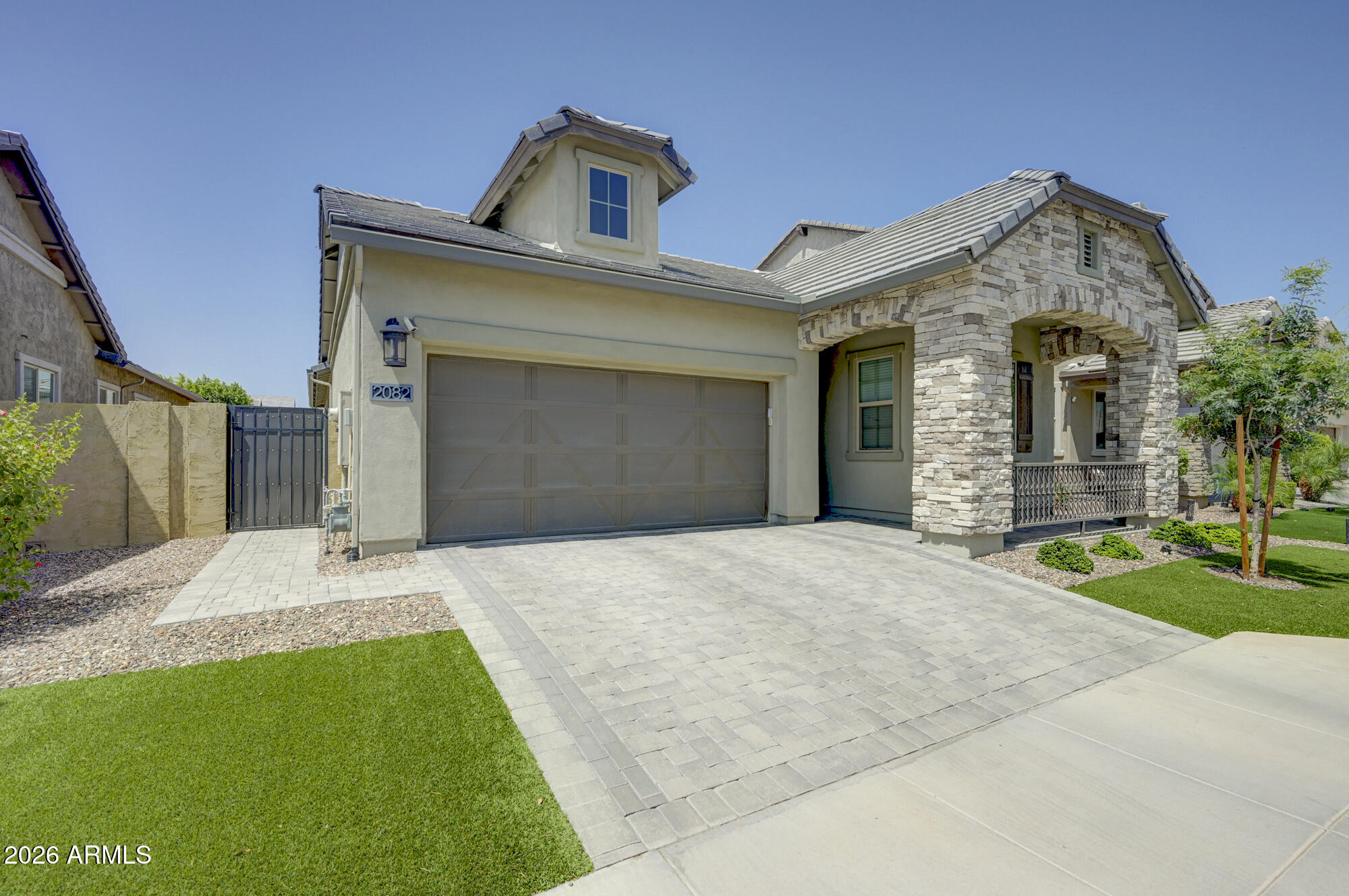 2082 E ORIOLE Drive