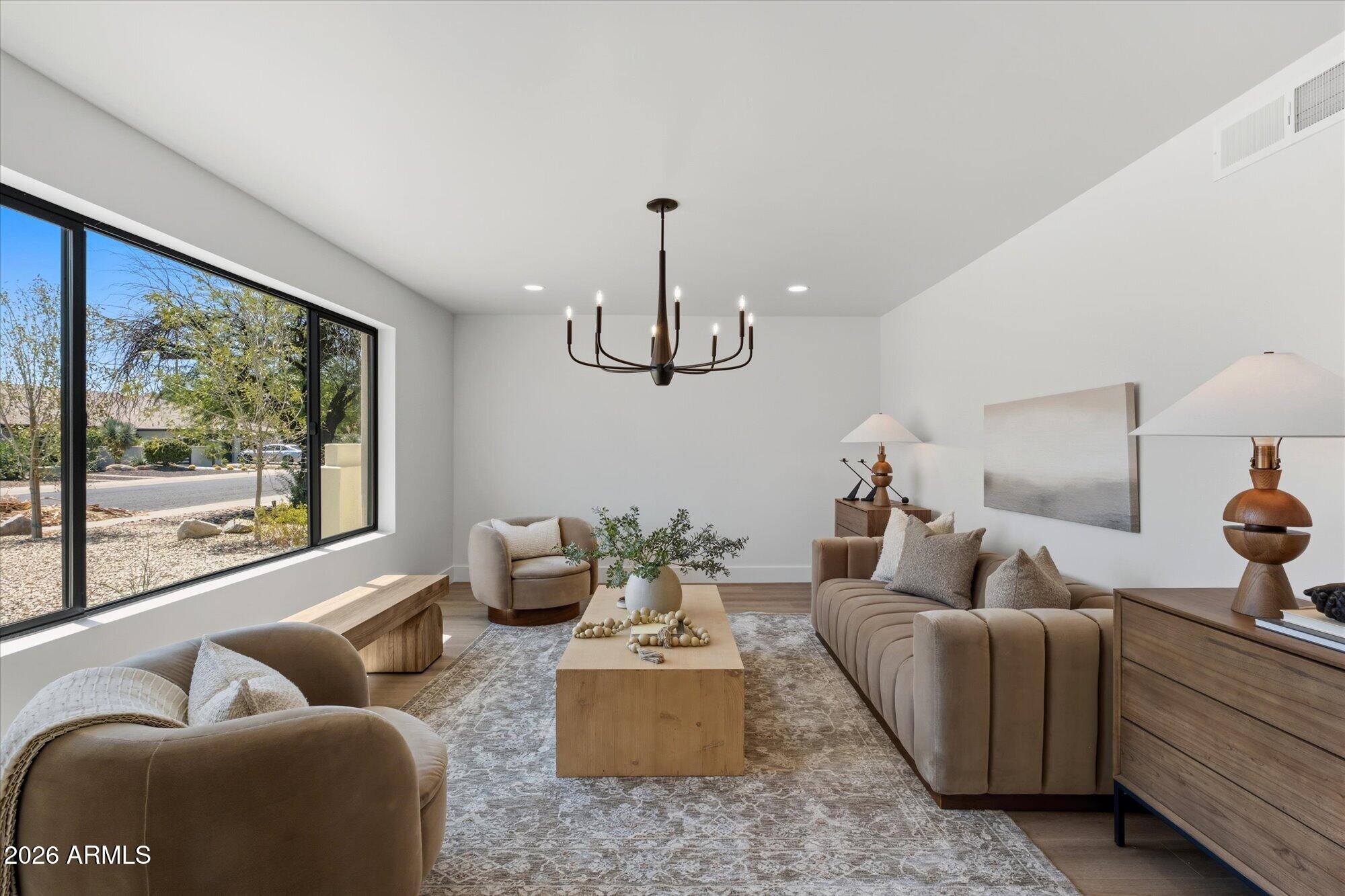 5024 E LE MARCHE Avenue