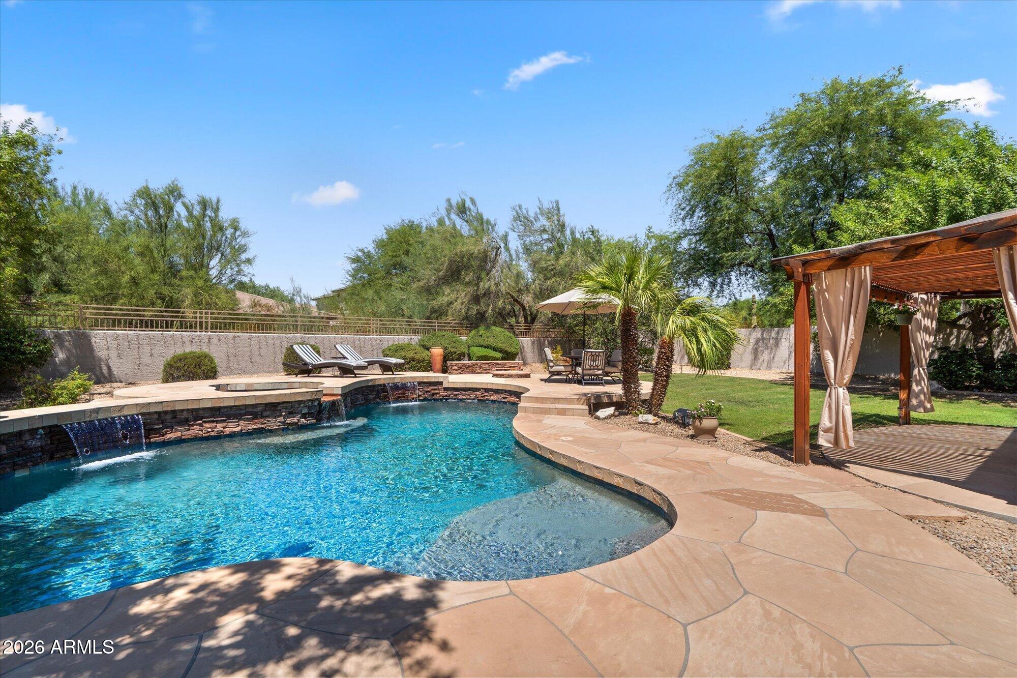 7624 E TAILFEATHER Drive