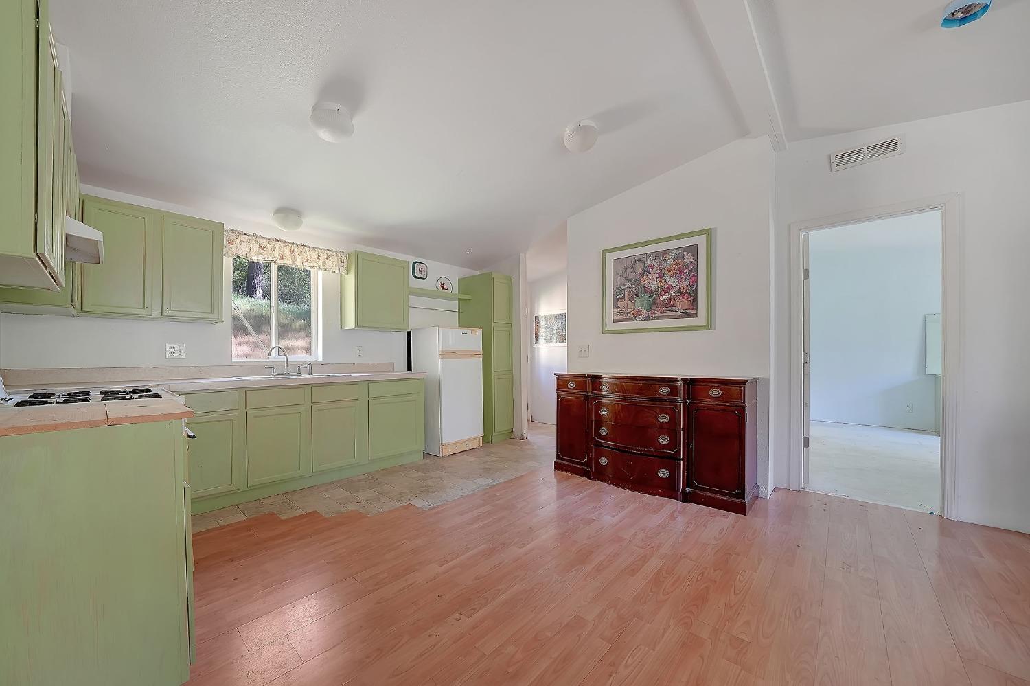 121 Rabbits Foot Road