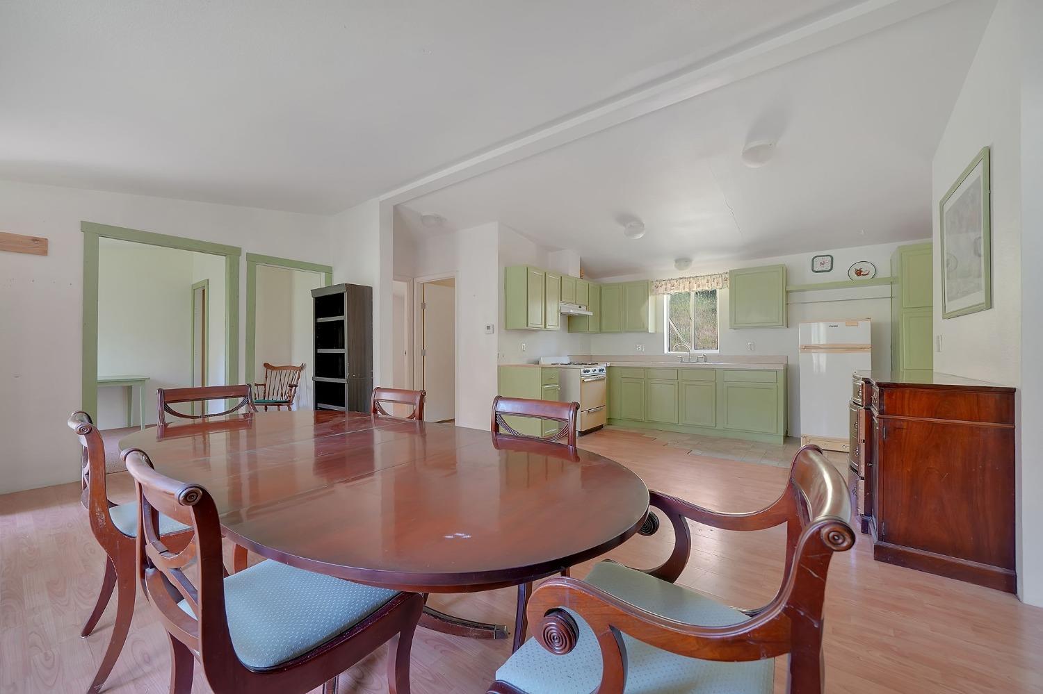 121 Rabbits Foot Road