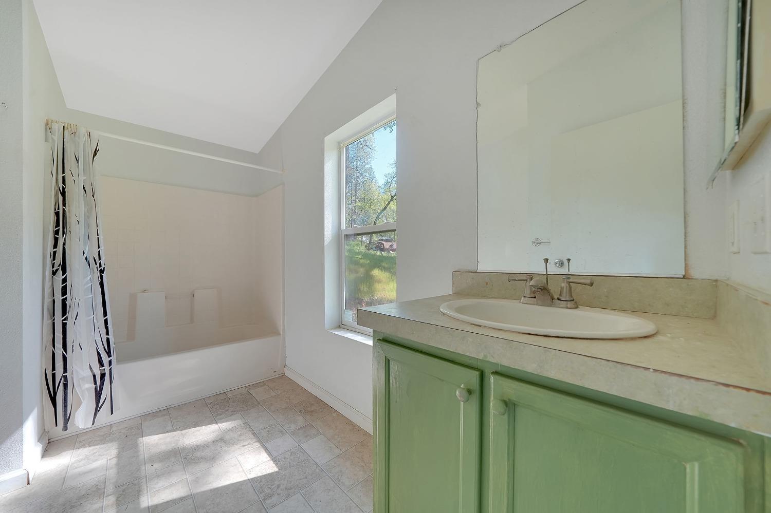 121 Rabbits Foot Road
