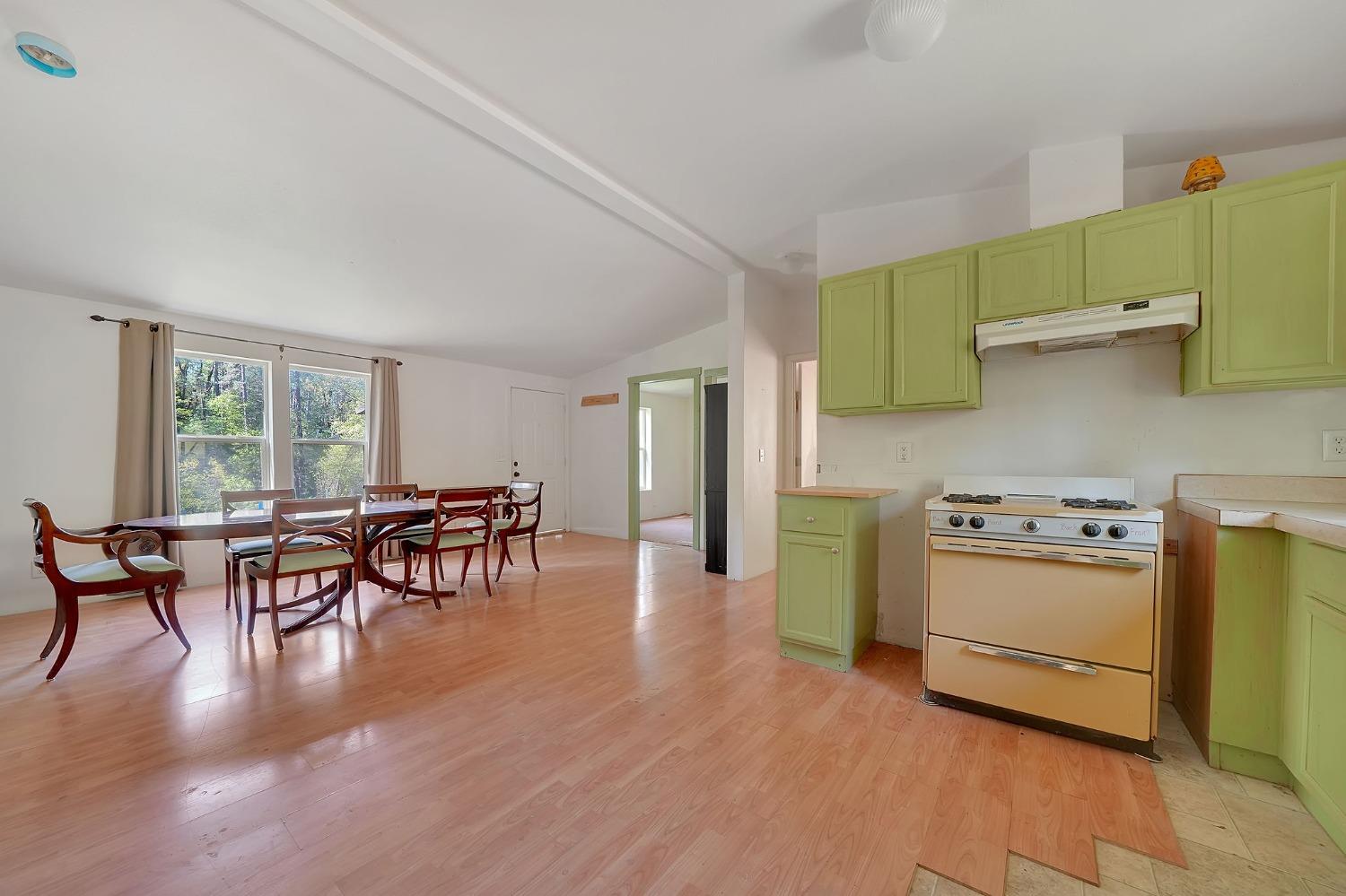 121 Rabbits Foot Road