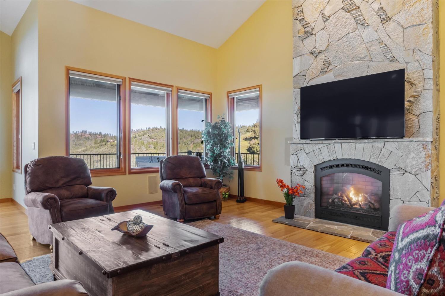 3204 Skunk Ranch Road