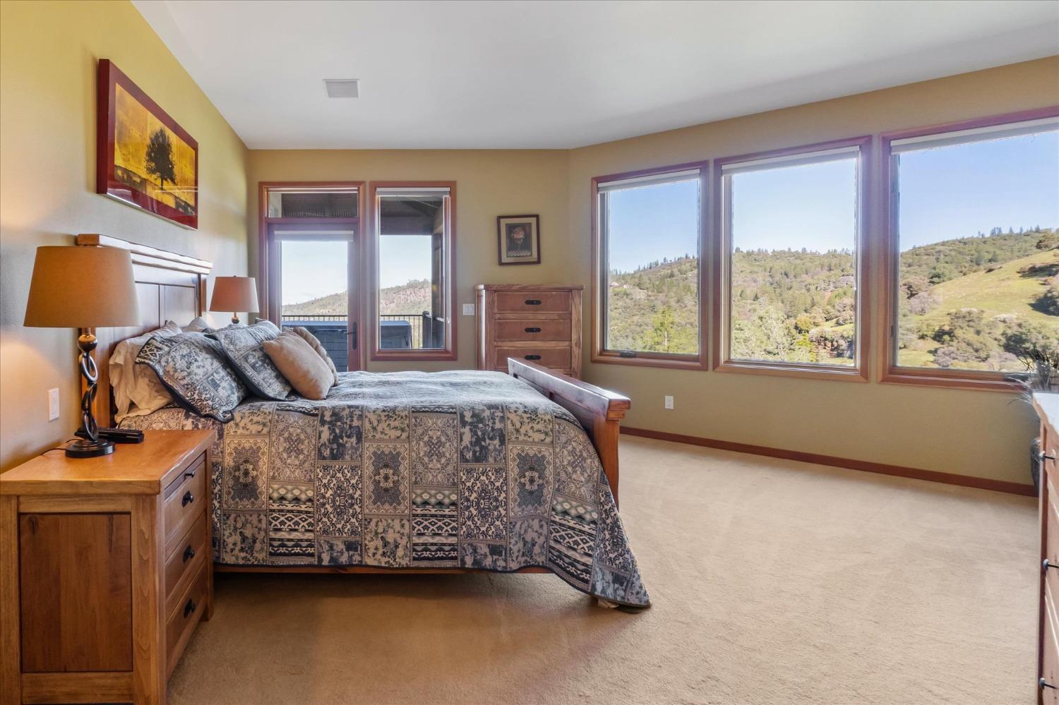 3204 Skunk Ranch Road