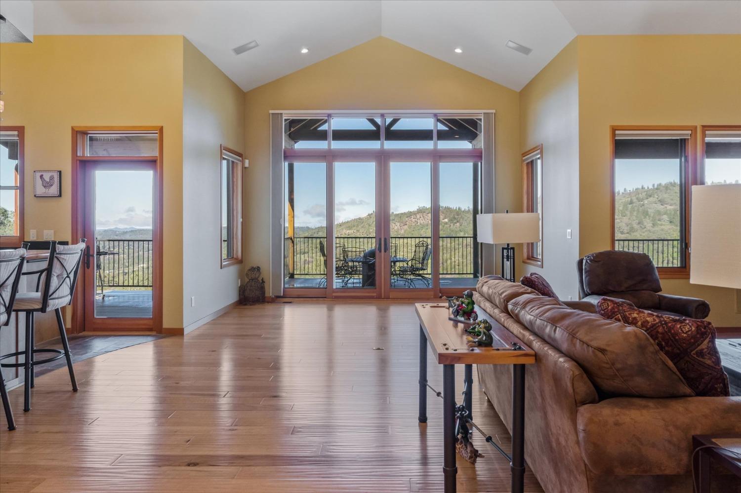 3204 Skunk Ranch Road