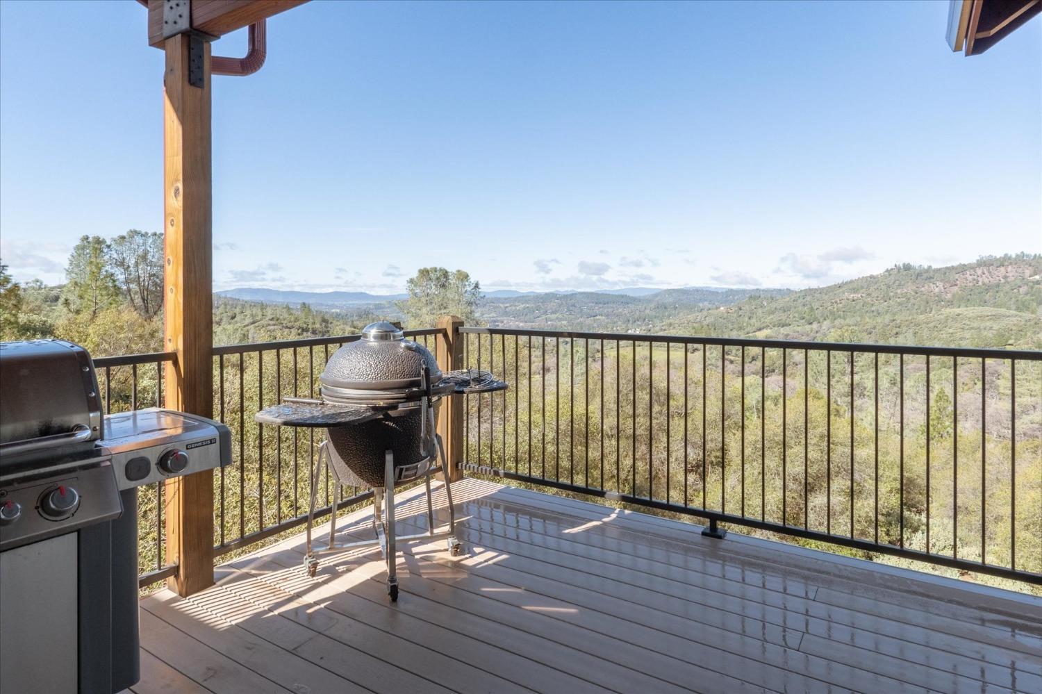 3204 Skunk Ranch Road