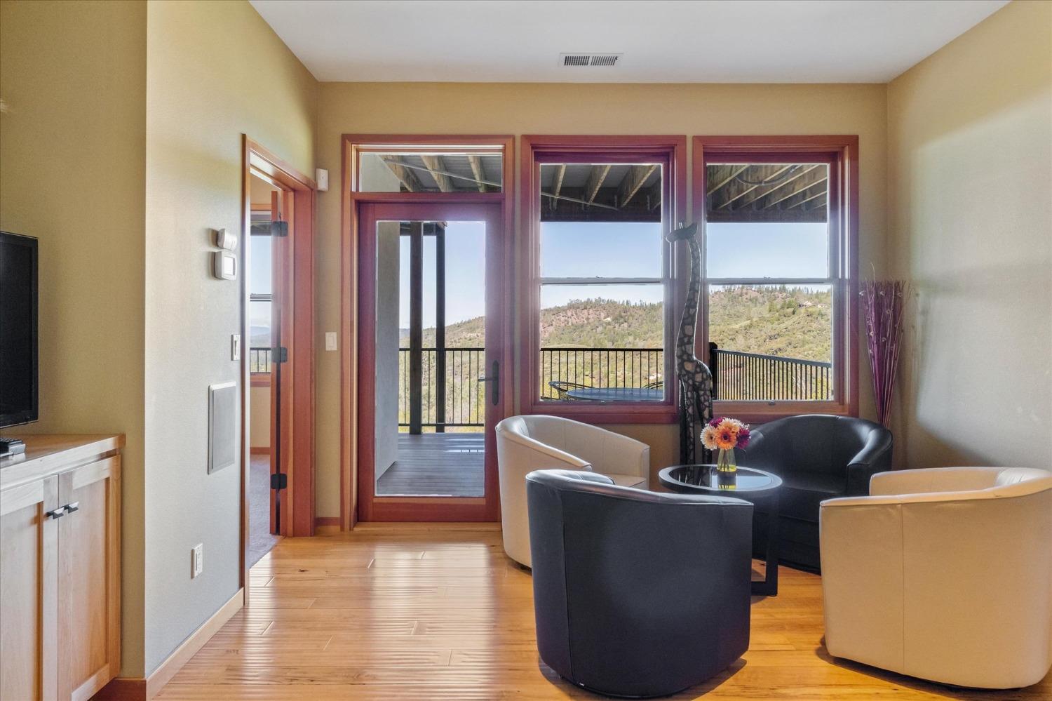 3204 Skunk Ranch Road