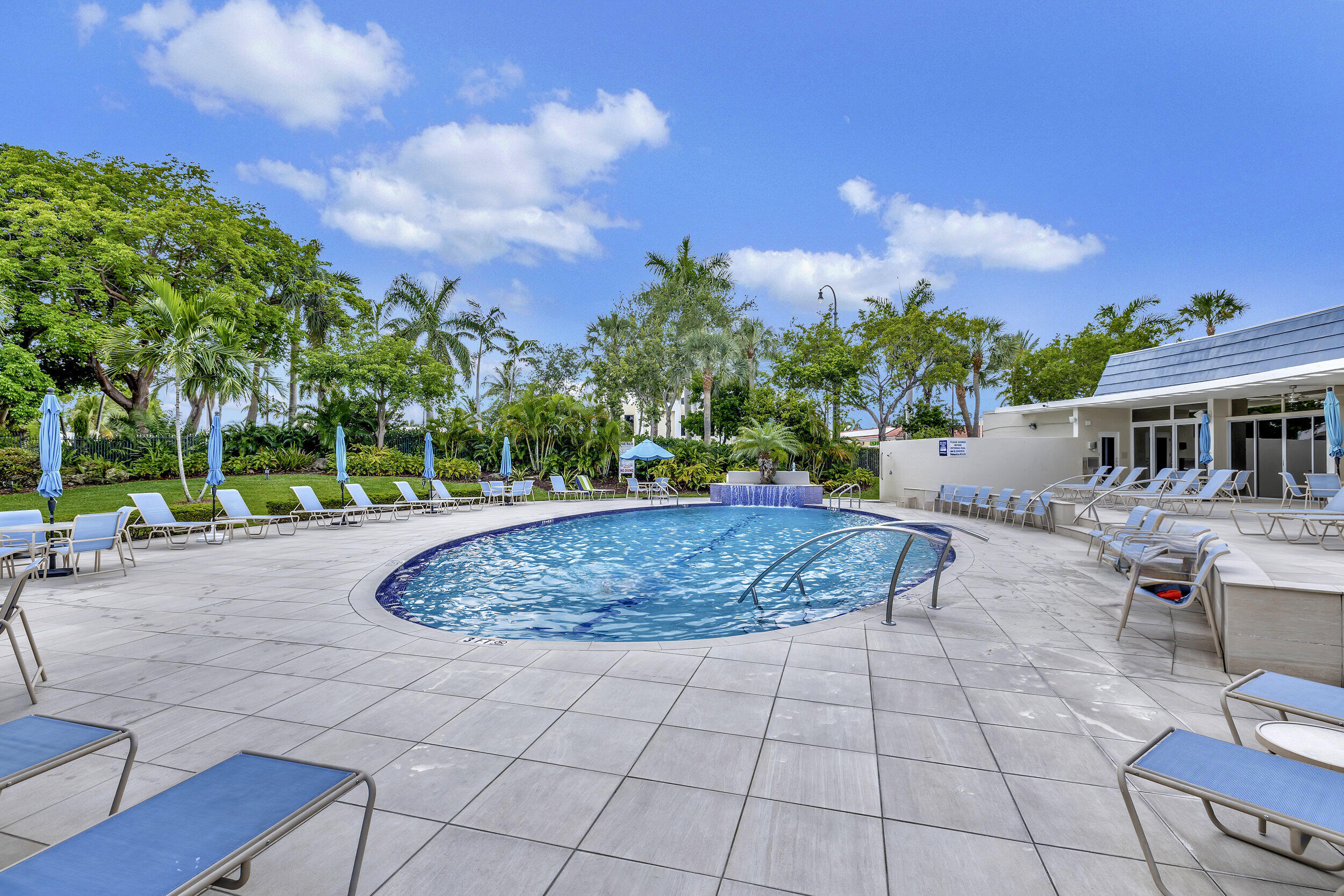 1537 E Hillsboro Boulevard 239