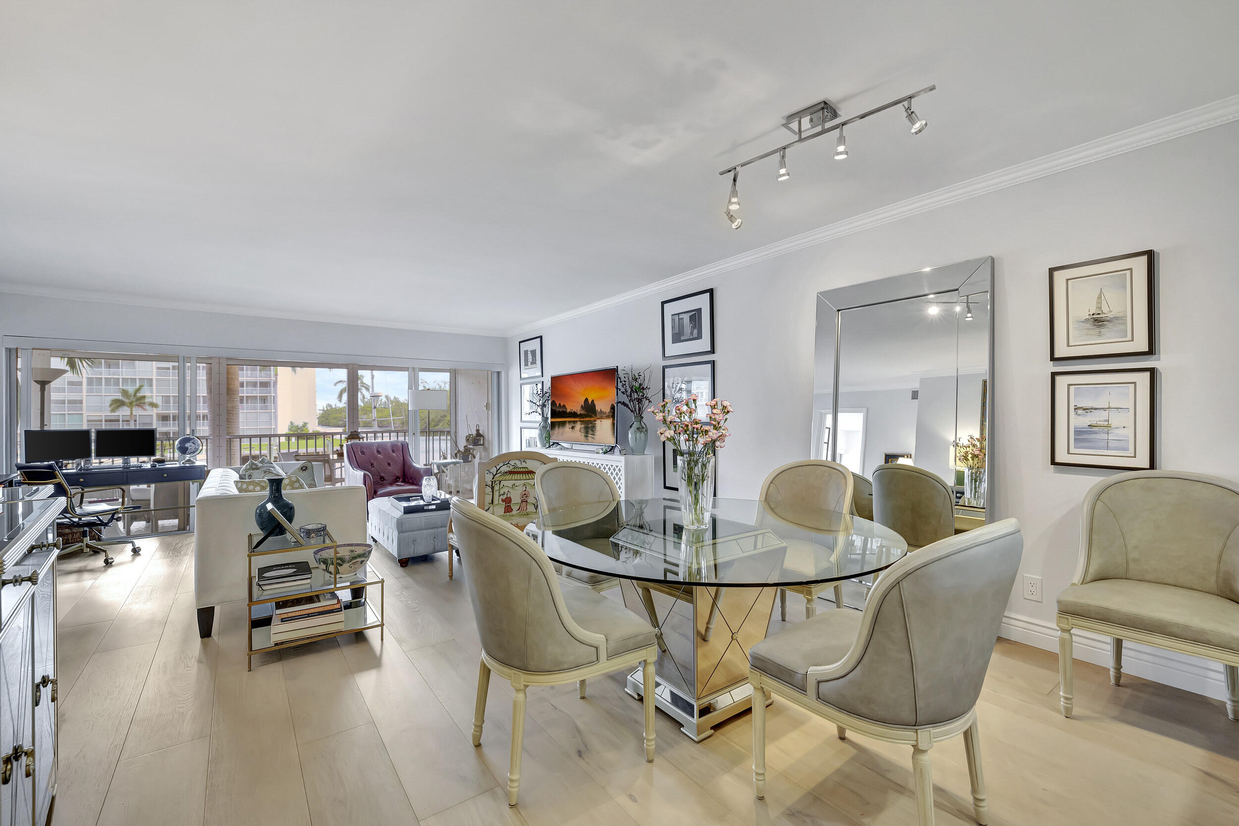 1537 E Hillsboro Boulevard 239