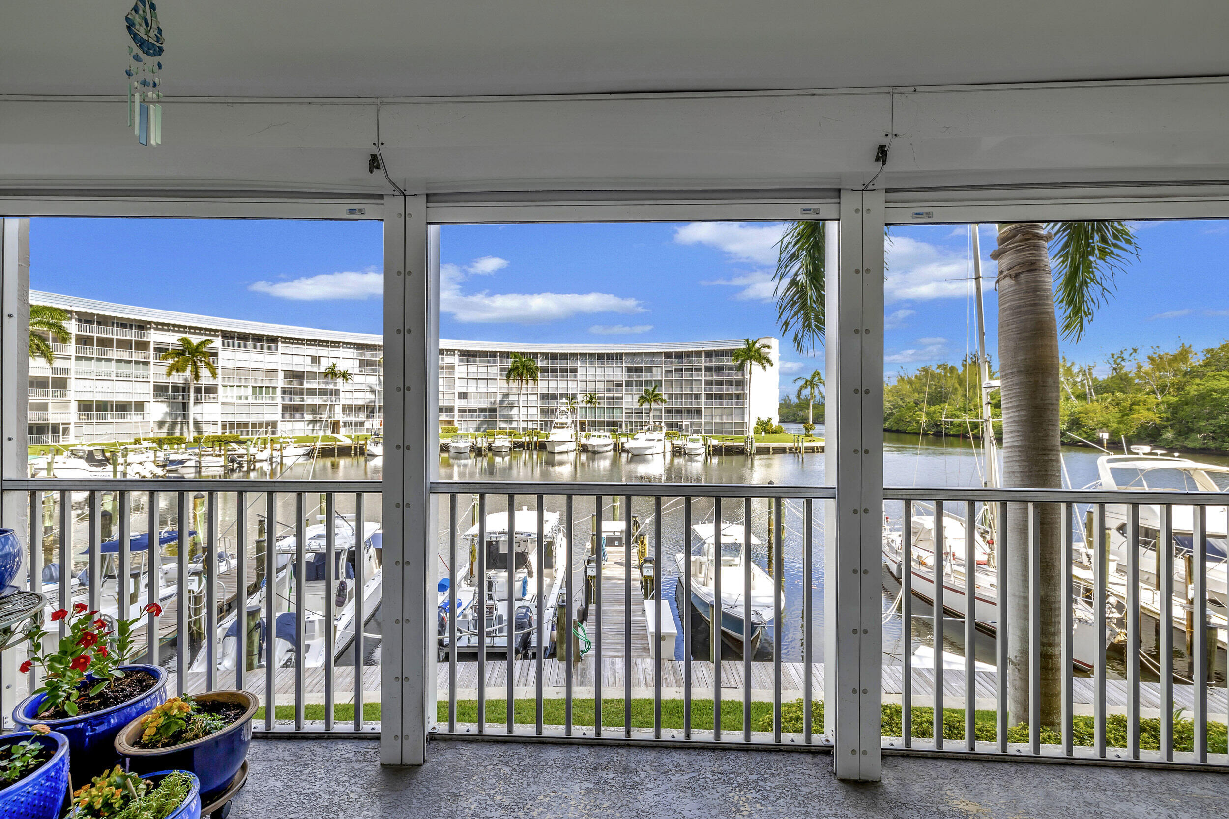 1537 E Hillsboro Boulevard 239