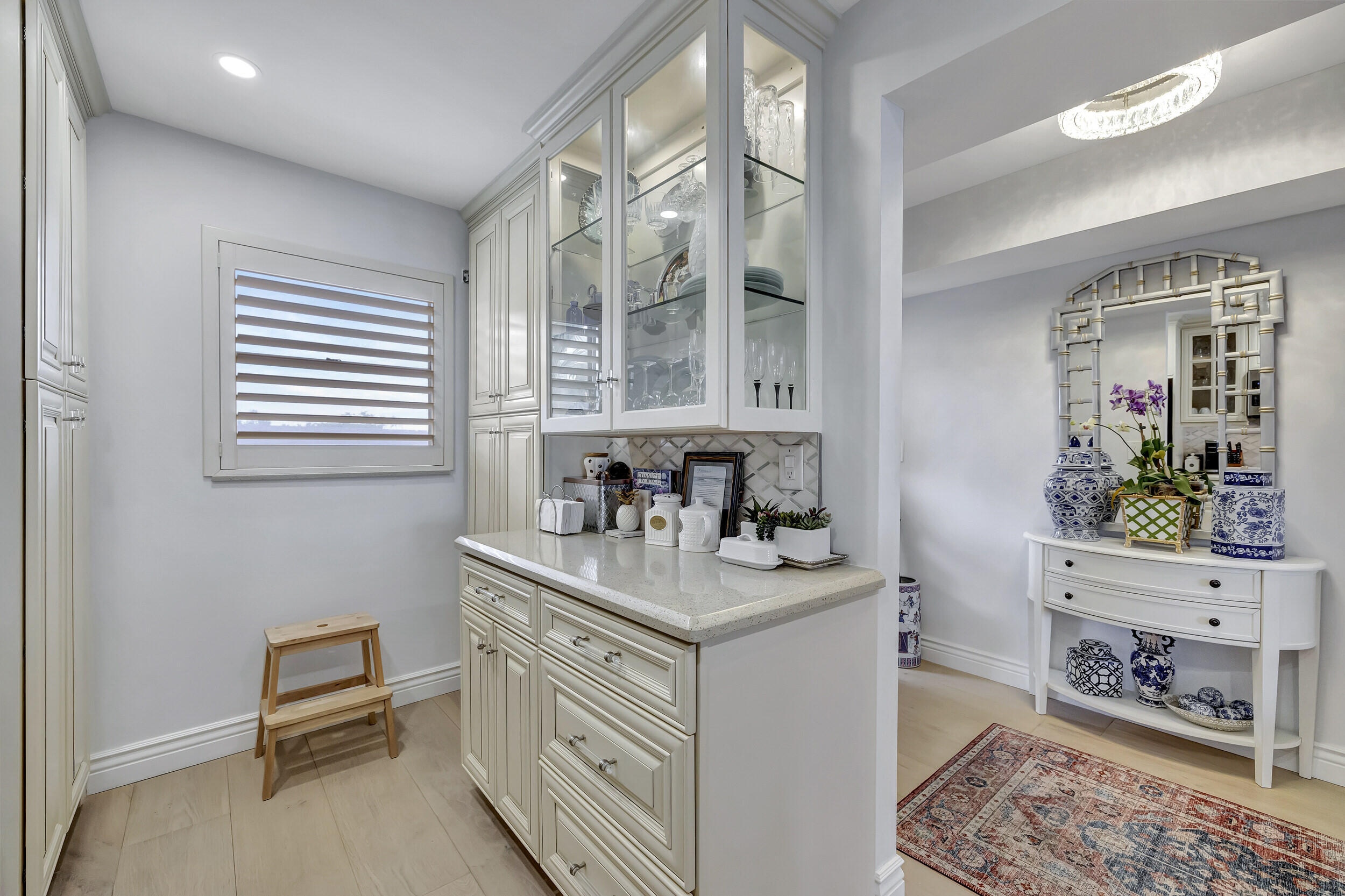 1537 E Hillsboro Boulevard 239