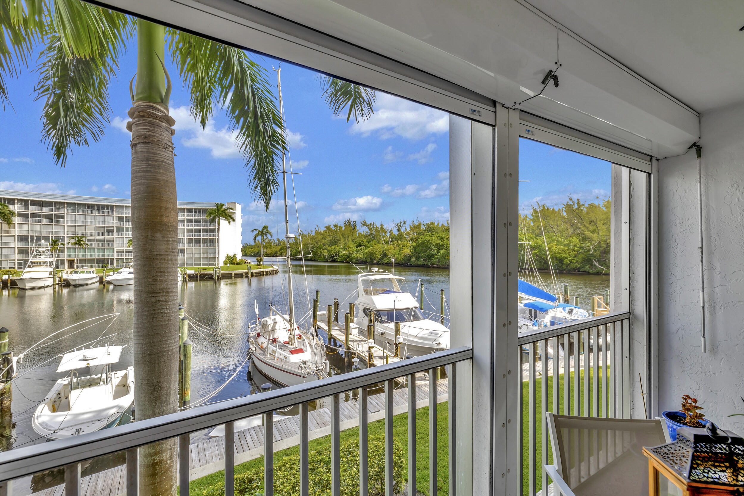 1537 E Hillsboro Boulevard 239