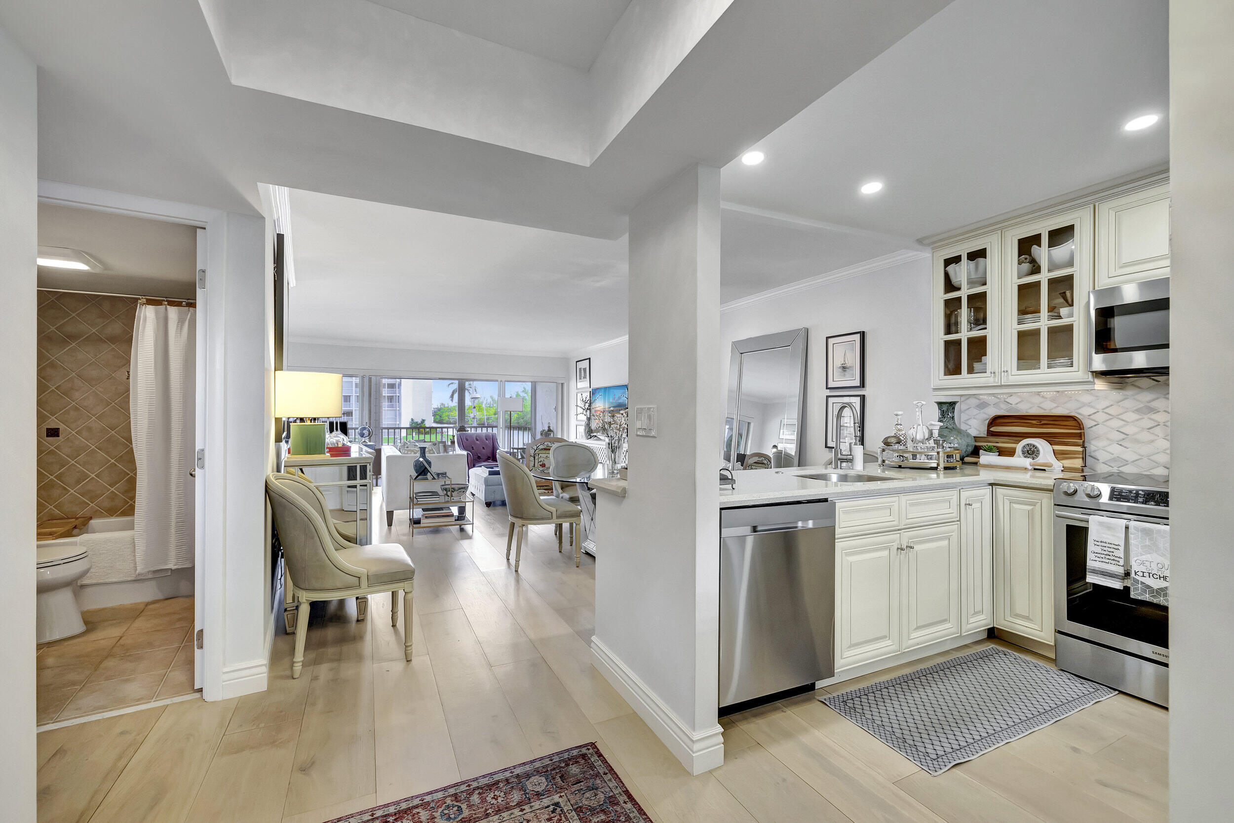 1537 E Hillsboro Boulevard 239
