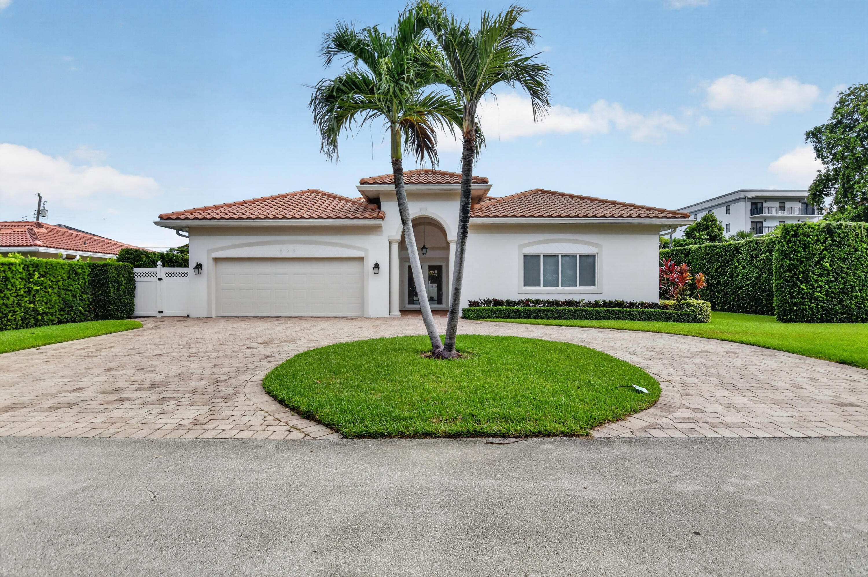 899 Granada Drive