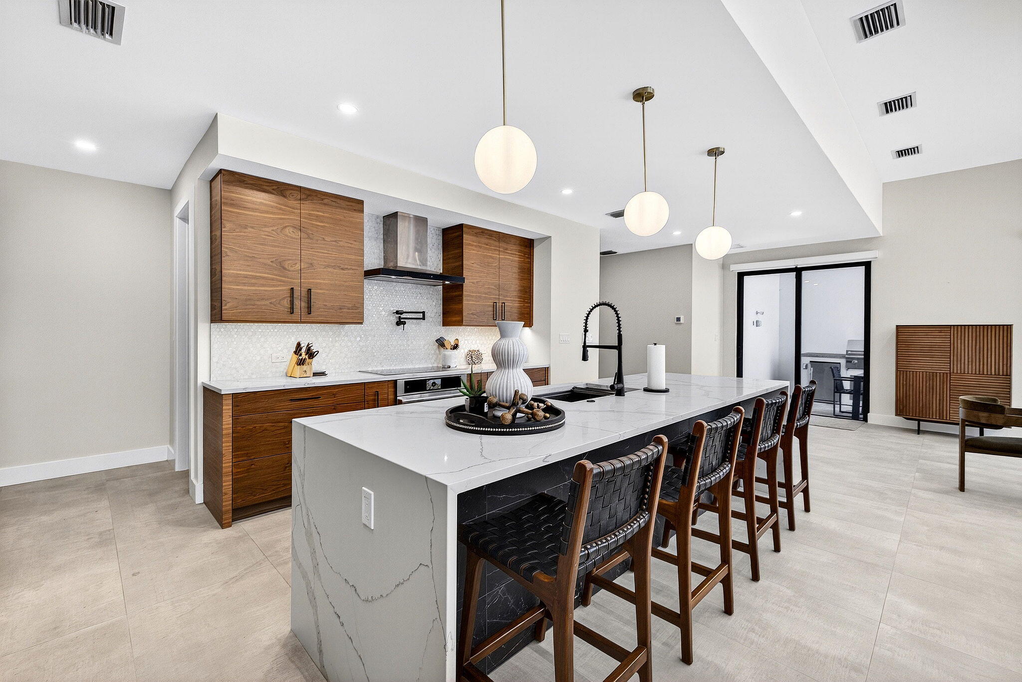 1807 NE 18TH Street