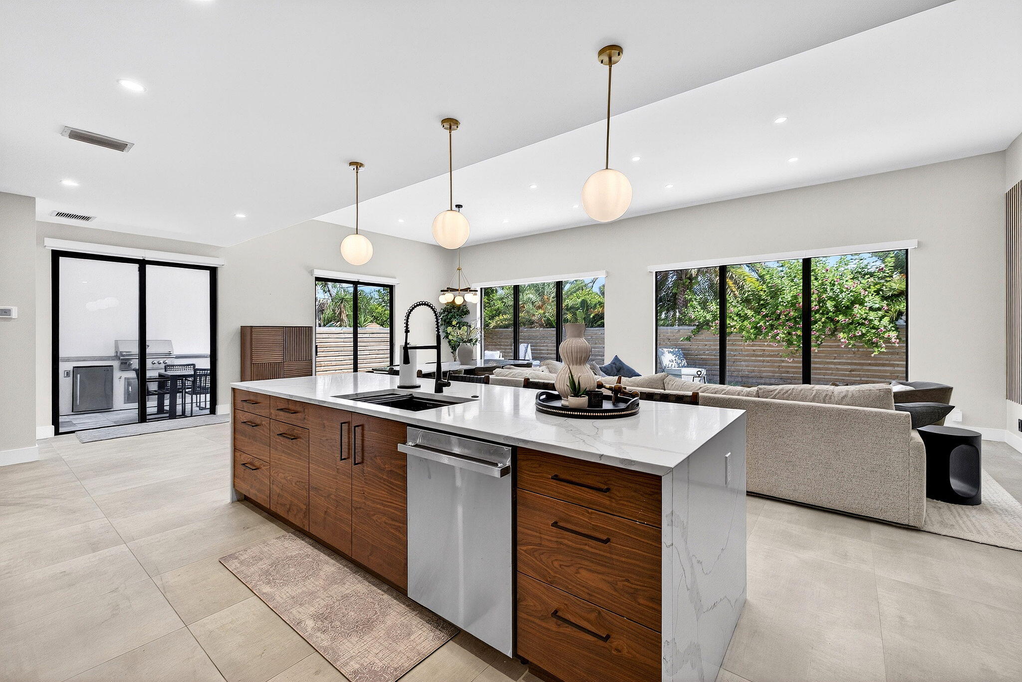 1807 NE 18TH Street