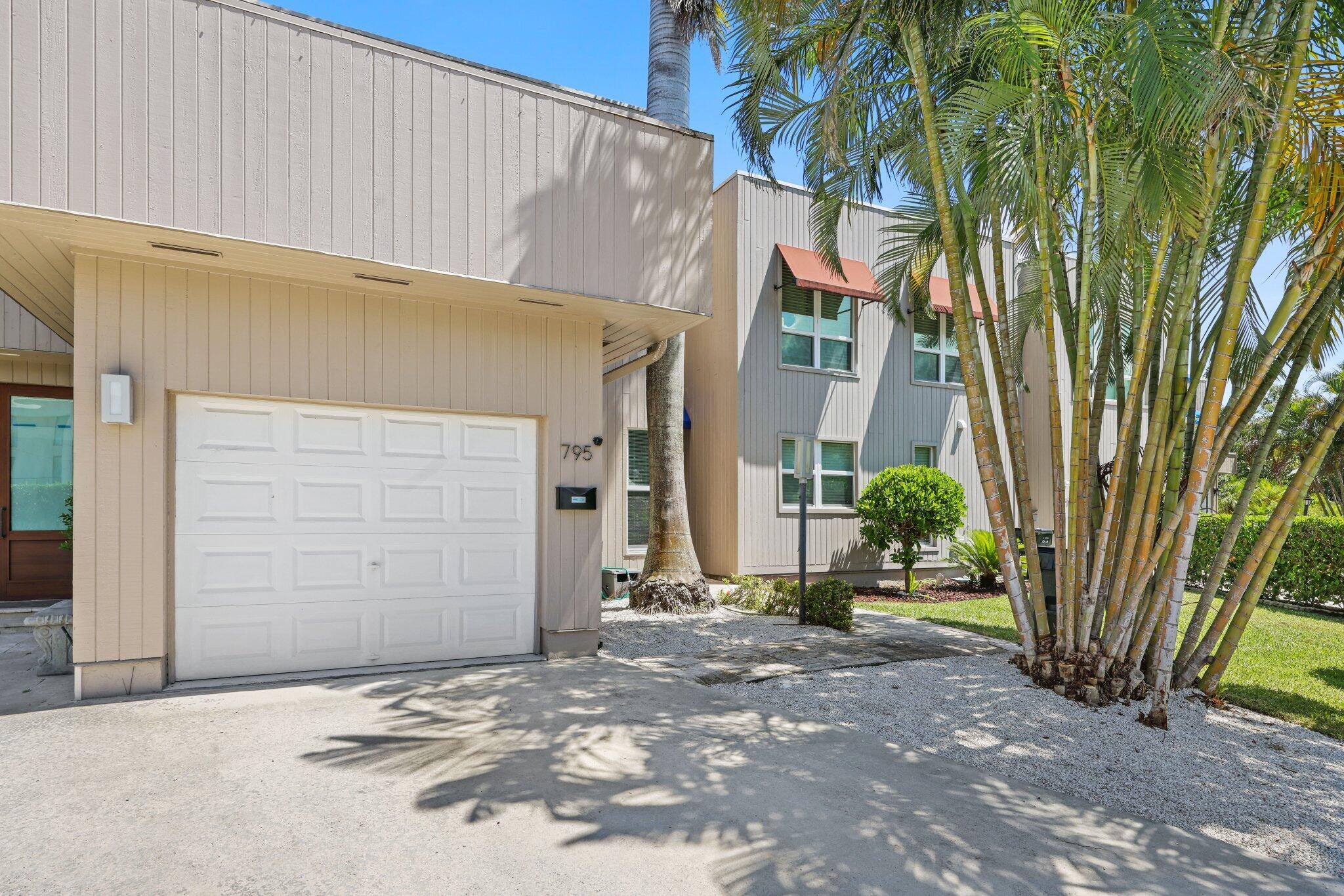 795 Andrews Avenue