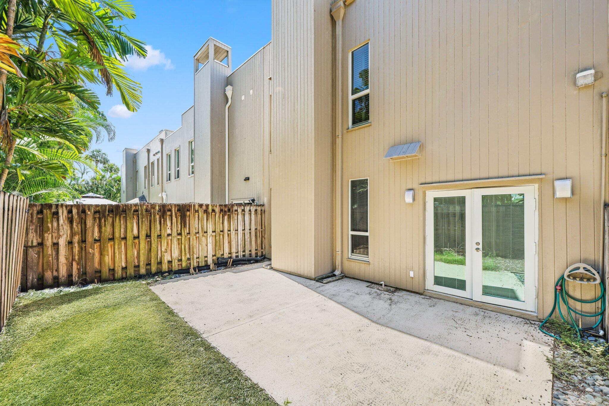 795 Andrews Avenue