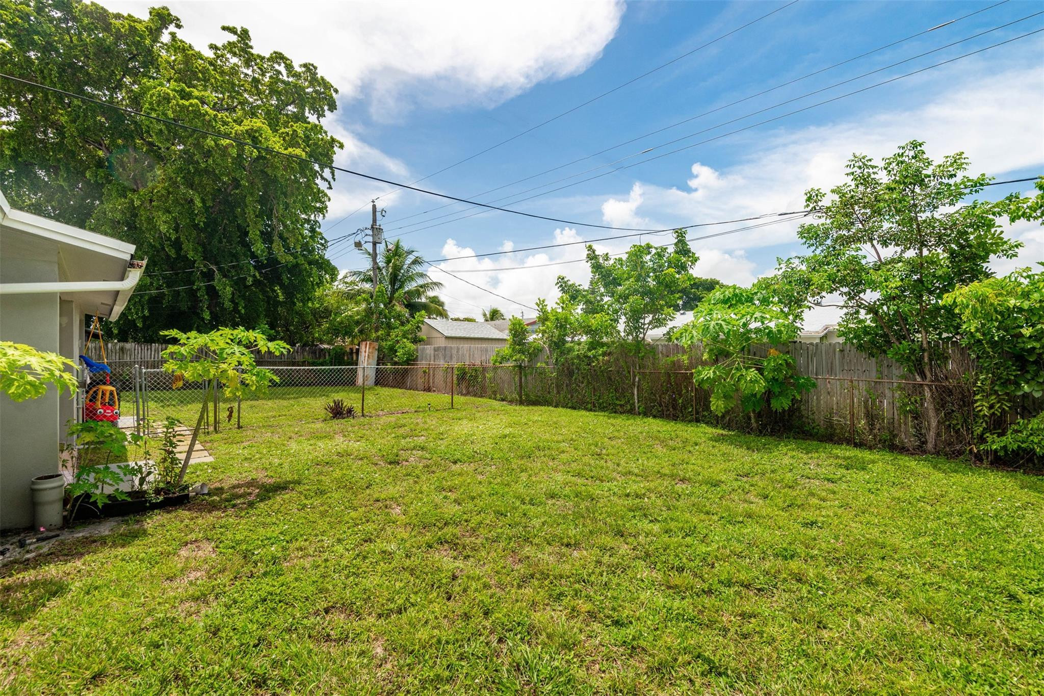 1449 SE 4th Avenue