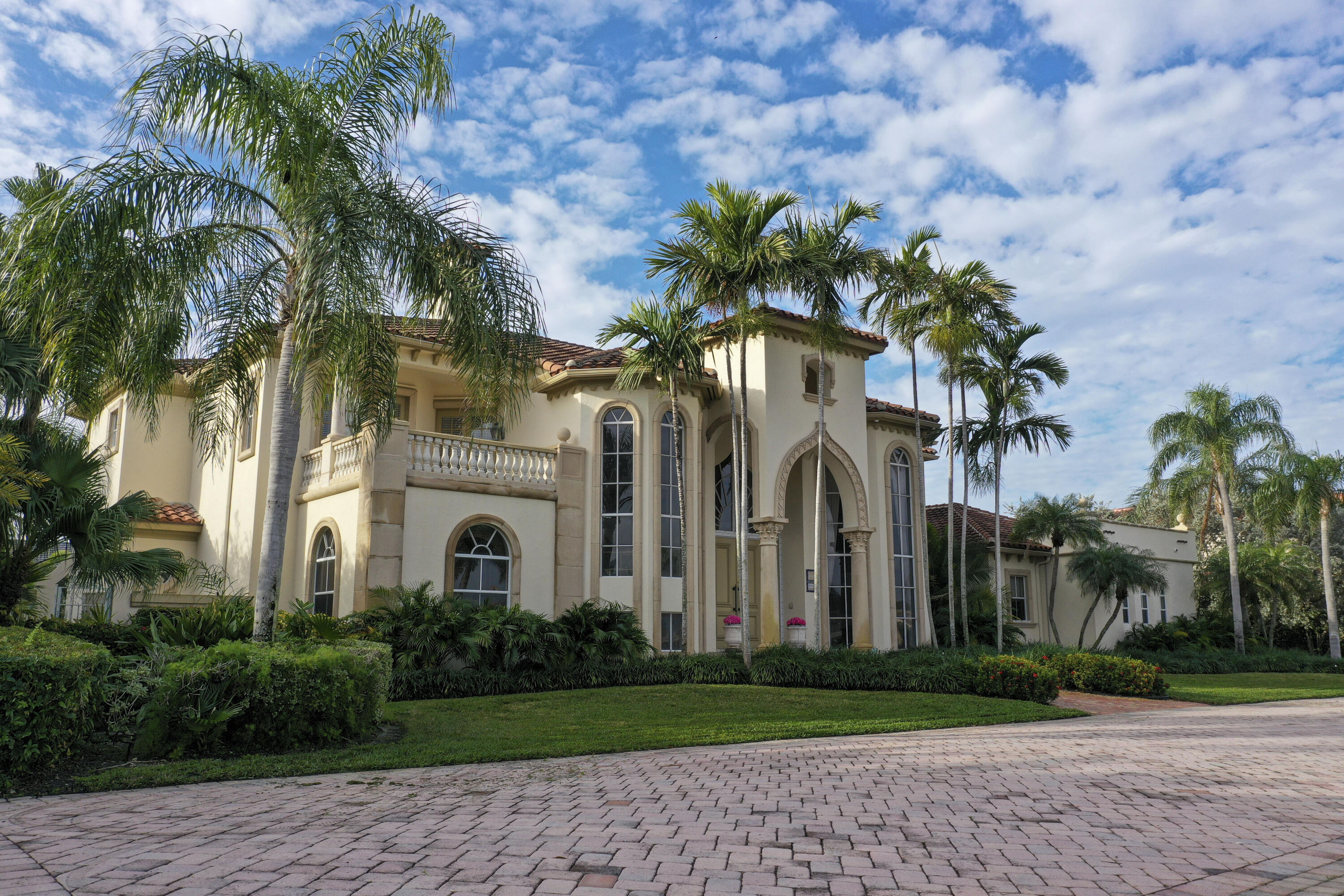890 Lilac Drive
